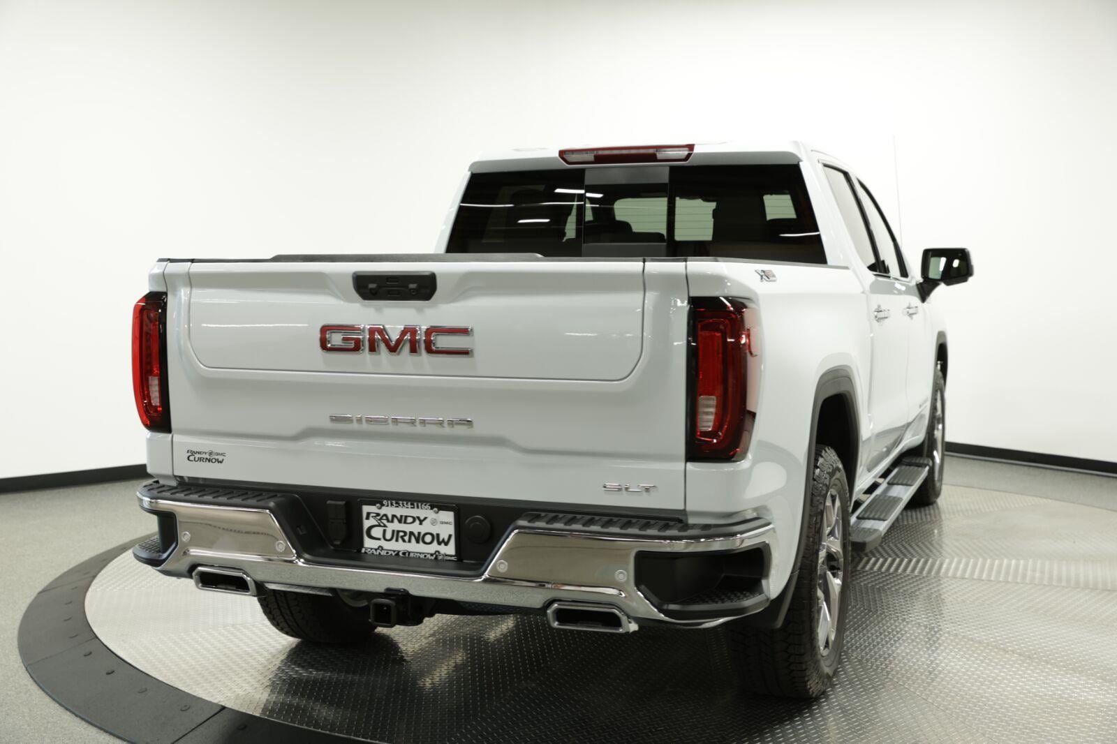 2026 GMC Sierra 1500 SLT - Photo 8
