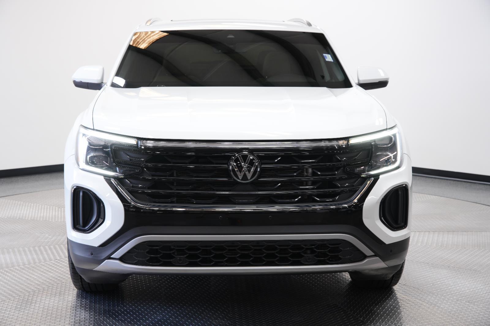Used 2024 Volkswagen Atlas Cross Sport SE w/Tech with VIN 1V2KE2CA8RC229238 for sale in Kansas City