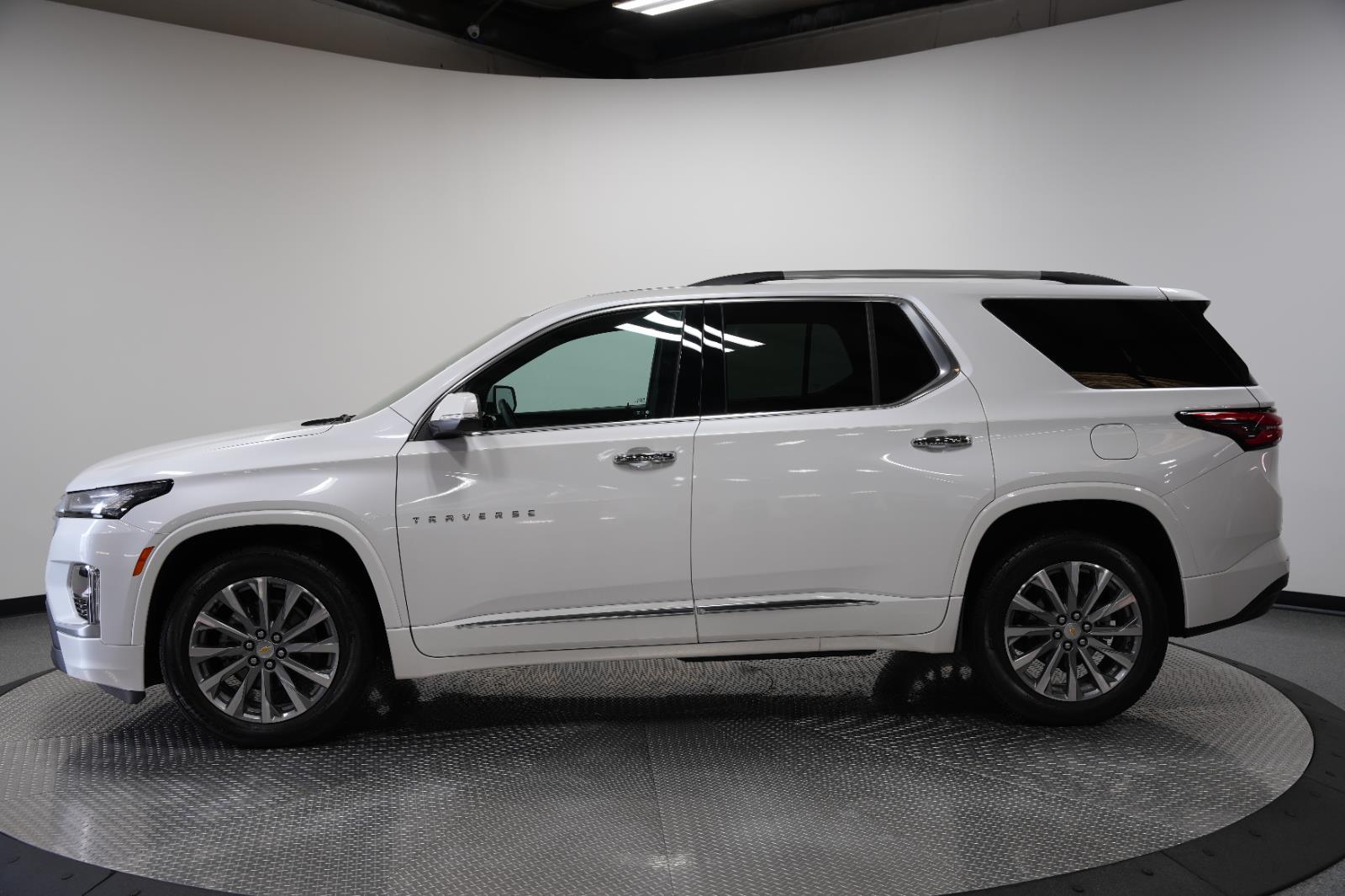 2023 Chevrolet Traverse Premier photo 2