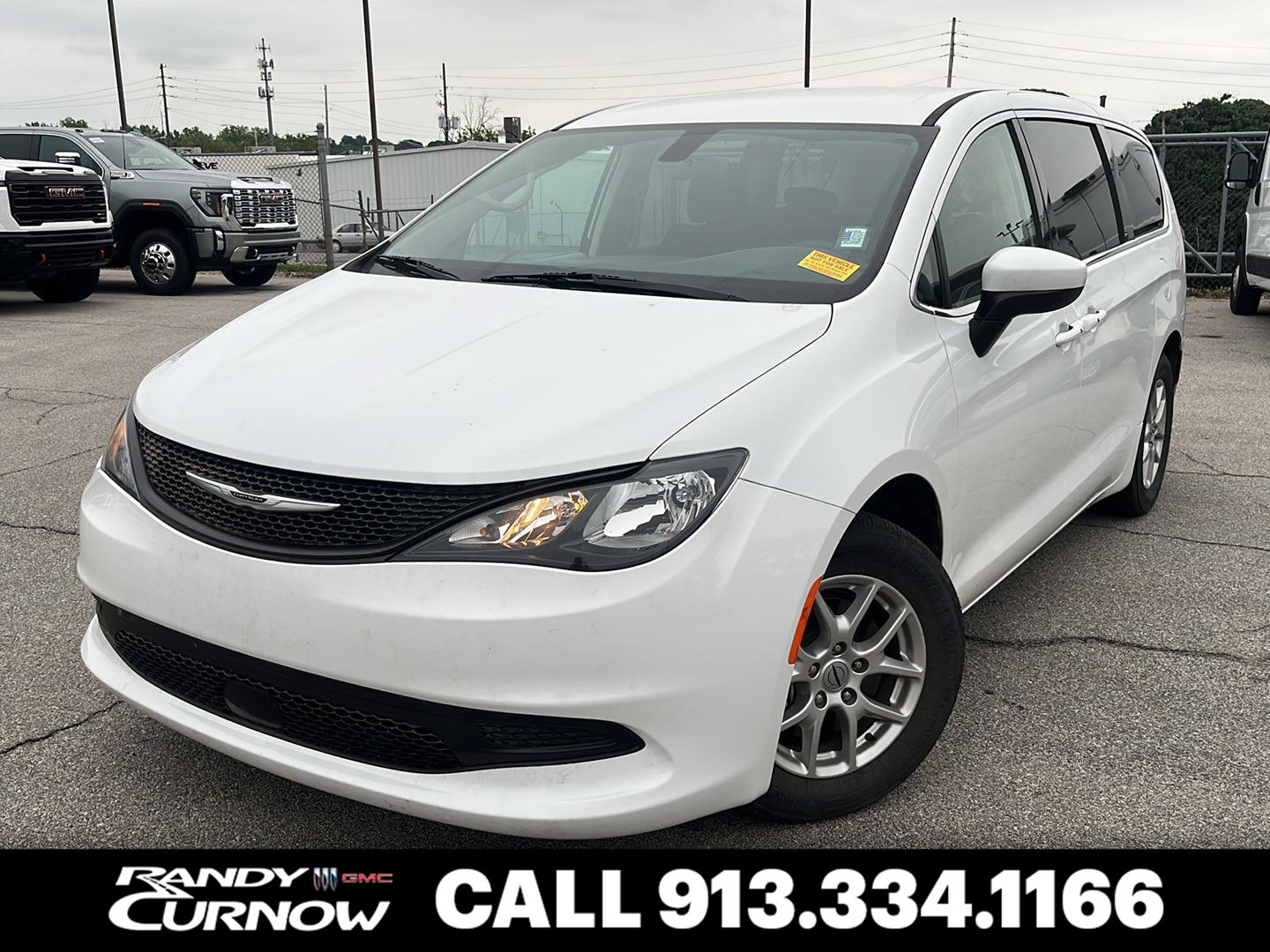2022 Chrysler Voyager LX's photo