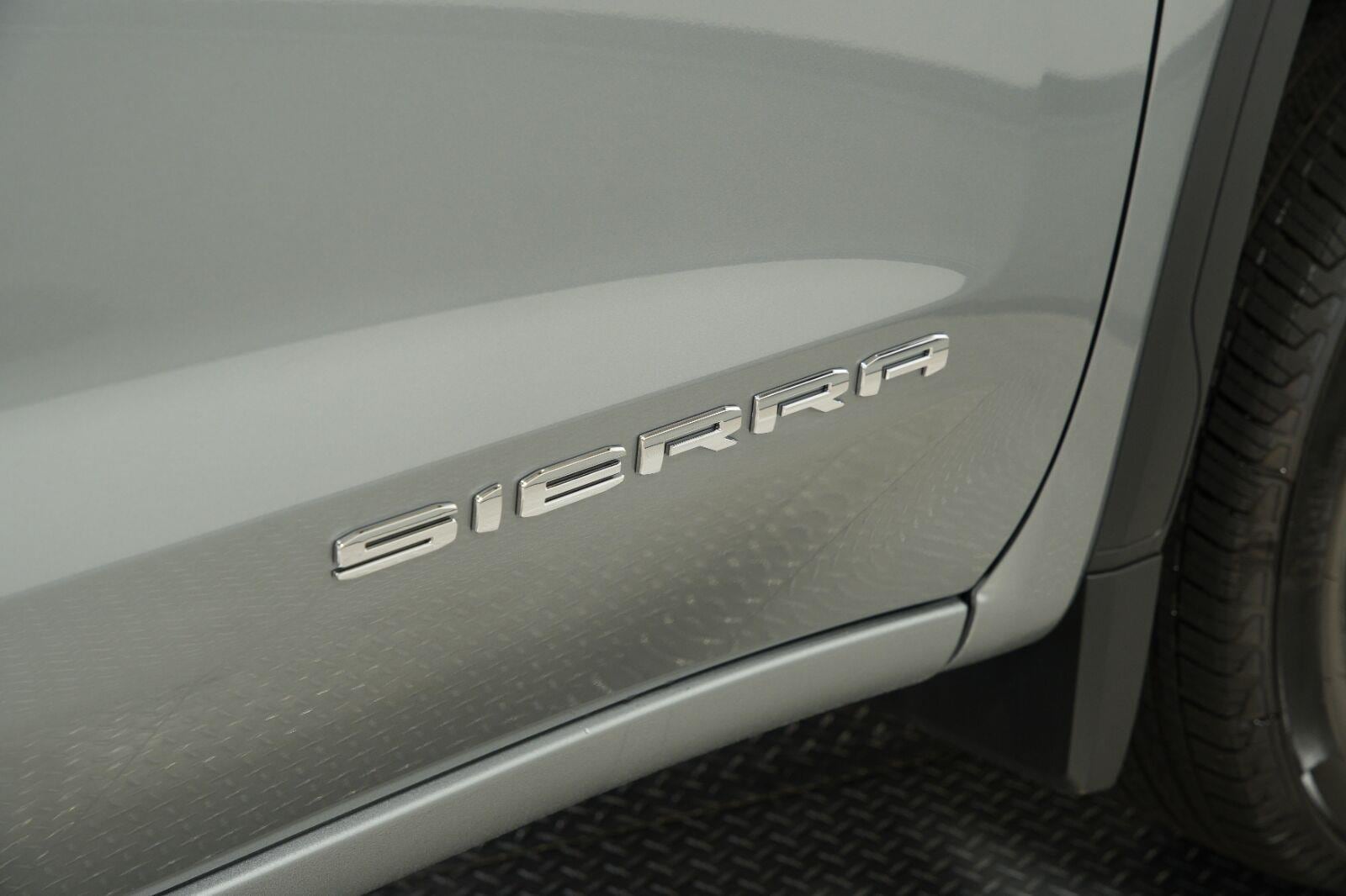 2026 GMC Sierra 1500 SLT - Photo 25
