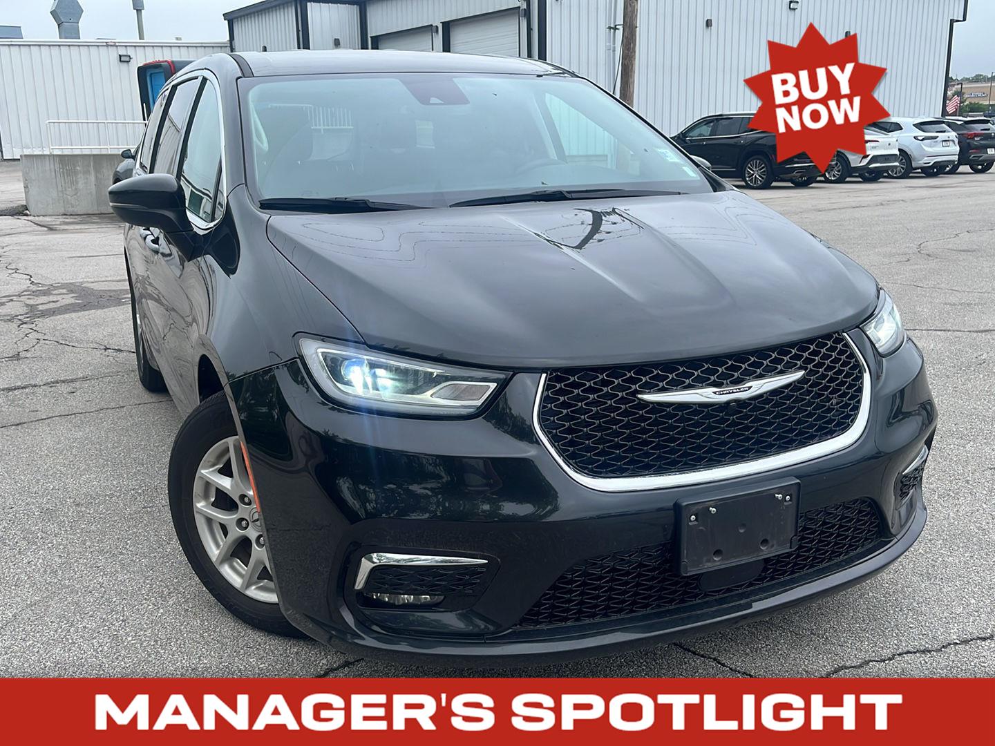 2023 Chrysler Pacifica Touring L's photo