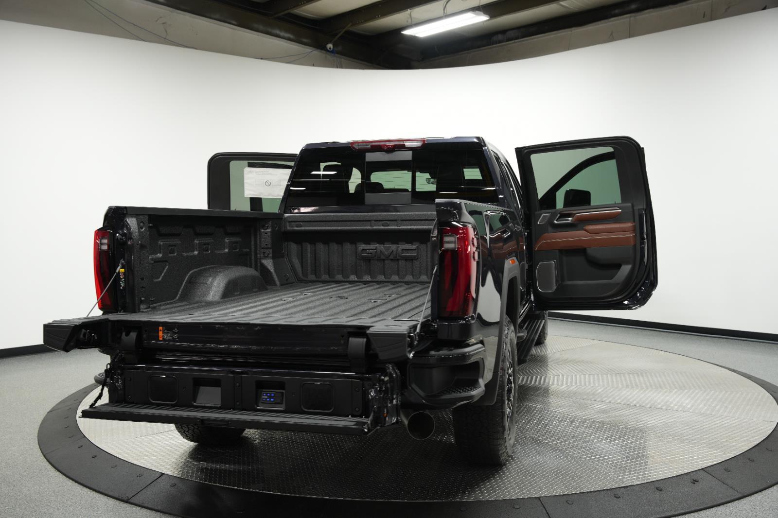 2026 GMC Sierra 2500HD Denali Ultimate - Photo 14