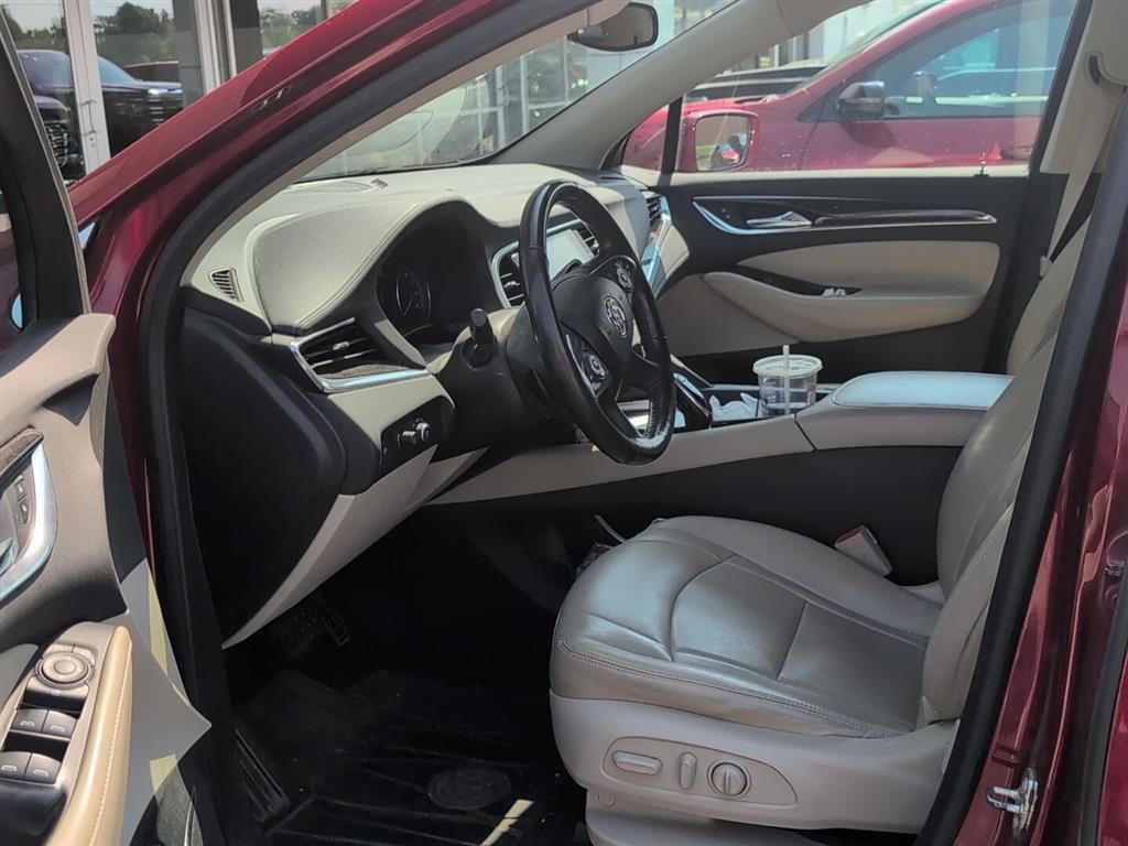 2020 Buick Enclave Essence photo 3