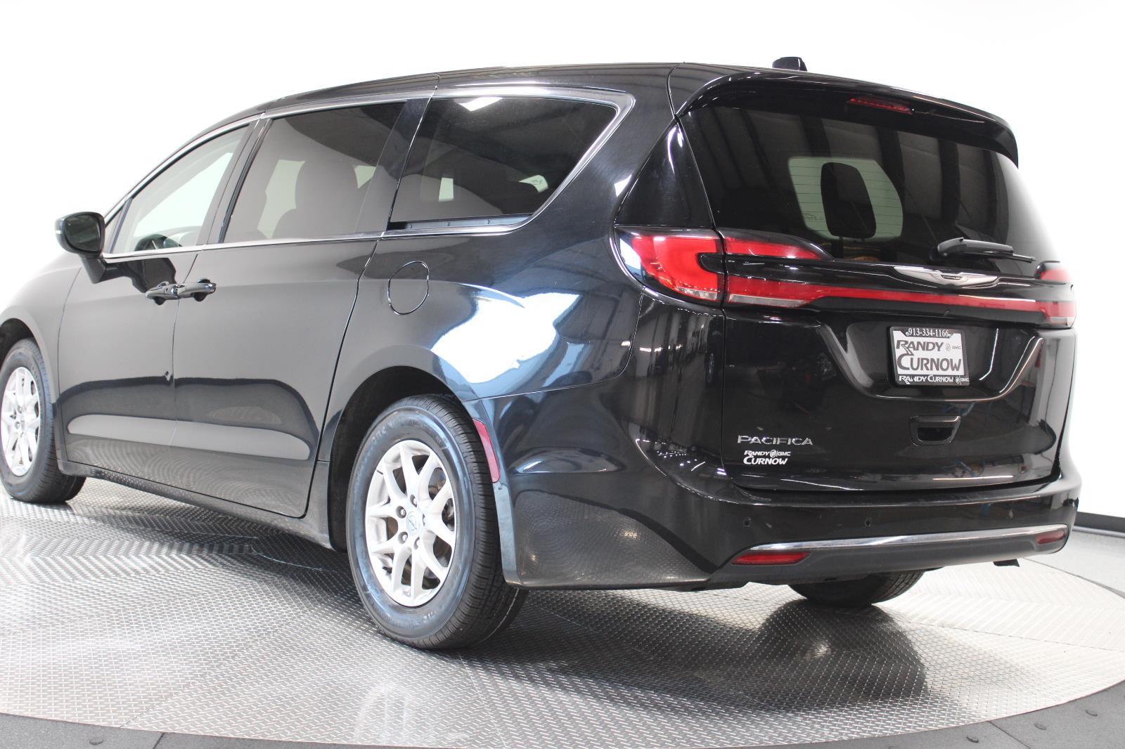 2023 Chrysler Pacifica Touring L - Photo 7