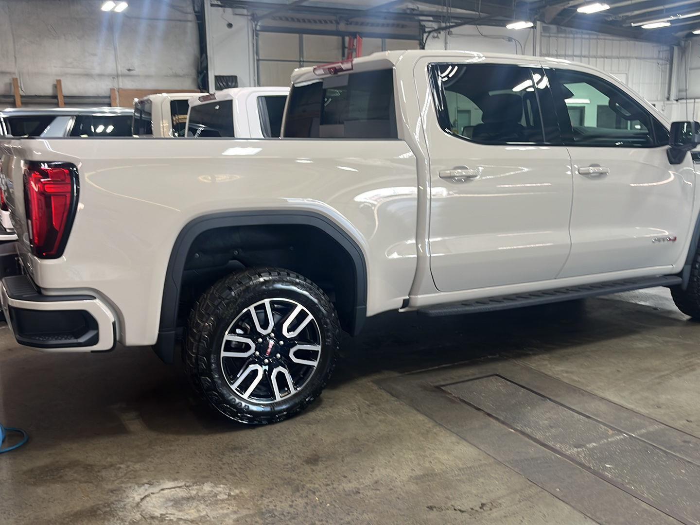 2026 Gmc Sierra 1500 AT4 photo 2