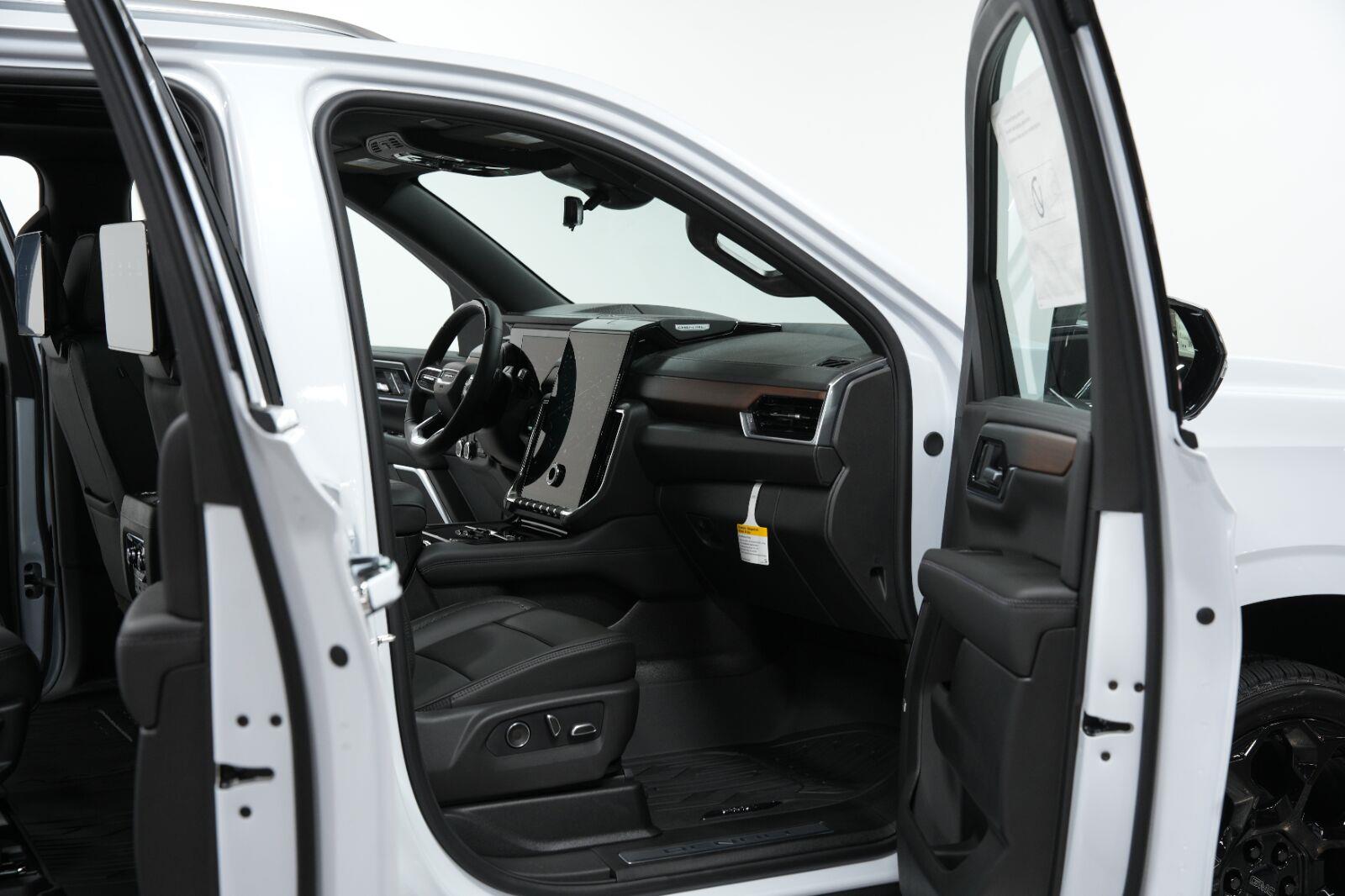 2026 GMC Yukon XL Denali - Photo 14