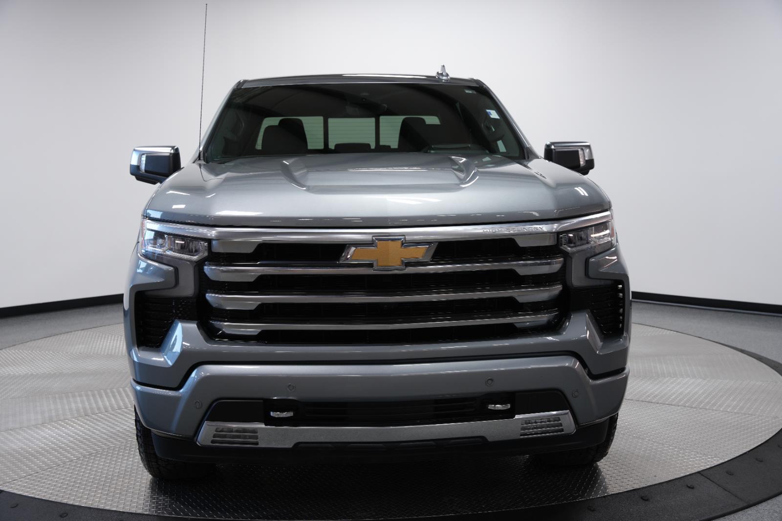 Used 2025 Chevrolet Silverado 1500 High Country with VIN 2GCUKJED5S1177390 for sale in Kansas City