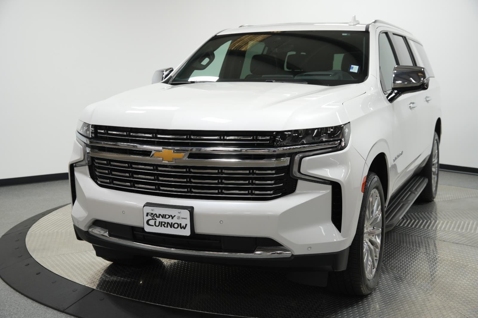 2024 Chevrolet Suburban Premier photo 3