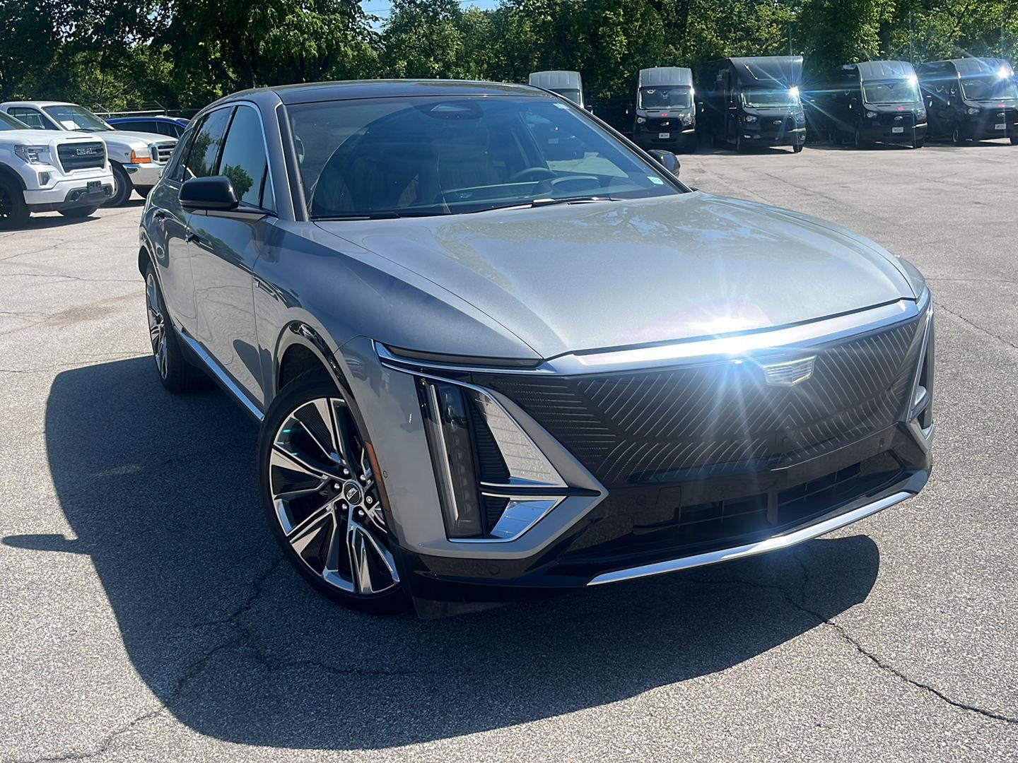 Used 2026 Cadillac LYRIQ Signature Luxury with VIN 1GYKPTRL2TZ300104 for sale in Kansas City, KS