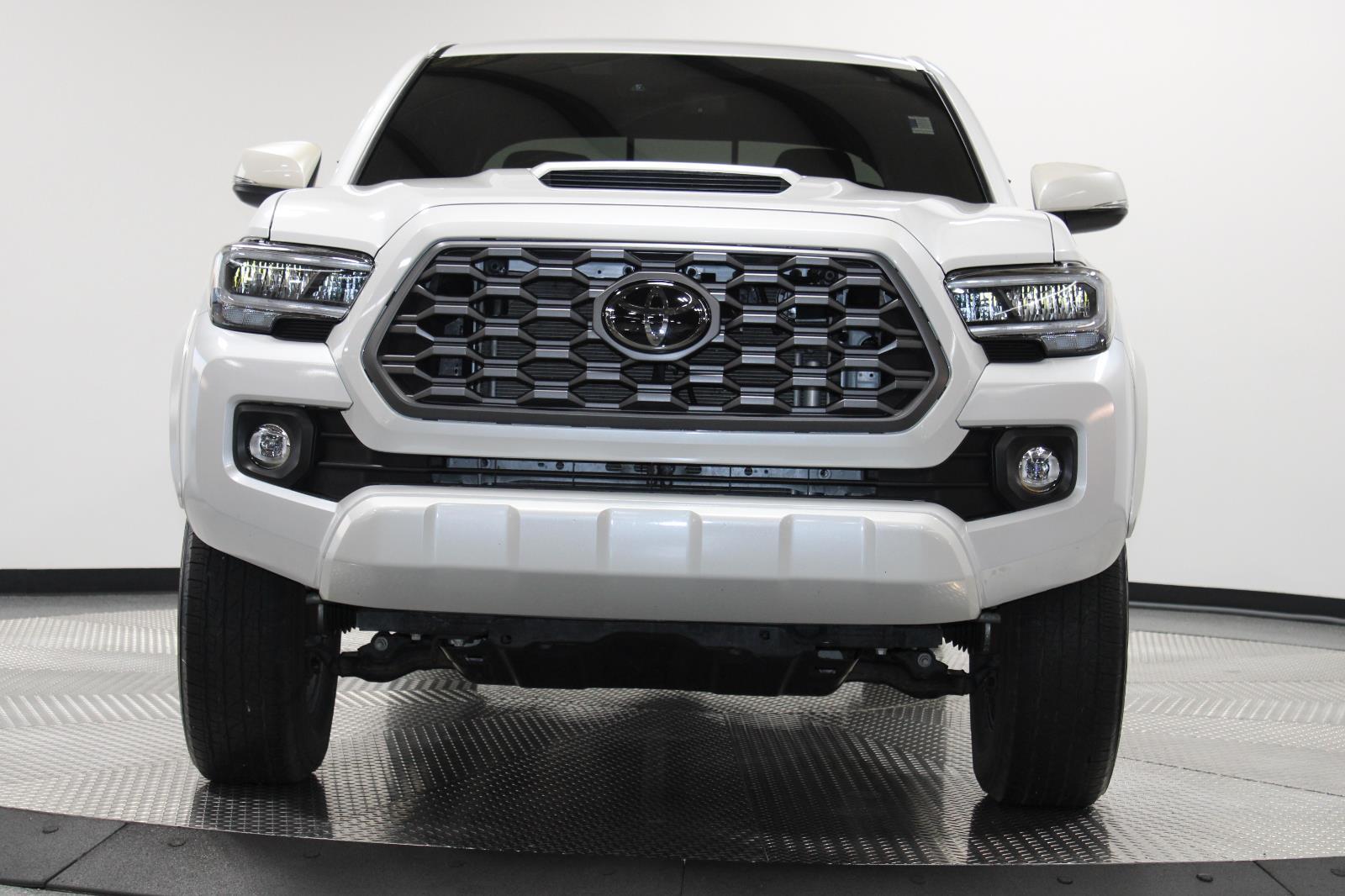 Used 2022 Toyota Tacoma TRD Sport with VIN 3TYDZ5BNXNT012520 for sale in Kansas City