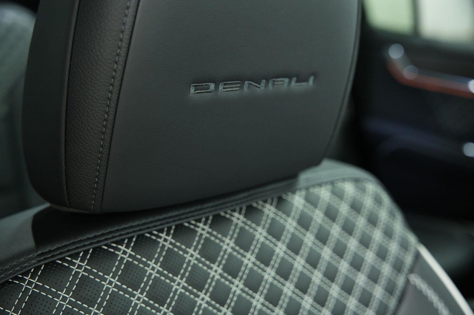 2026 GMC Acadia Denali - Photo 21