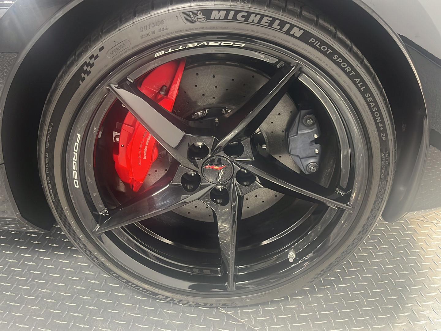 2025 Chevrolet Corvette E-Ray 2LZ photo 4