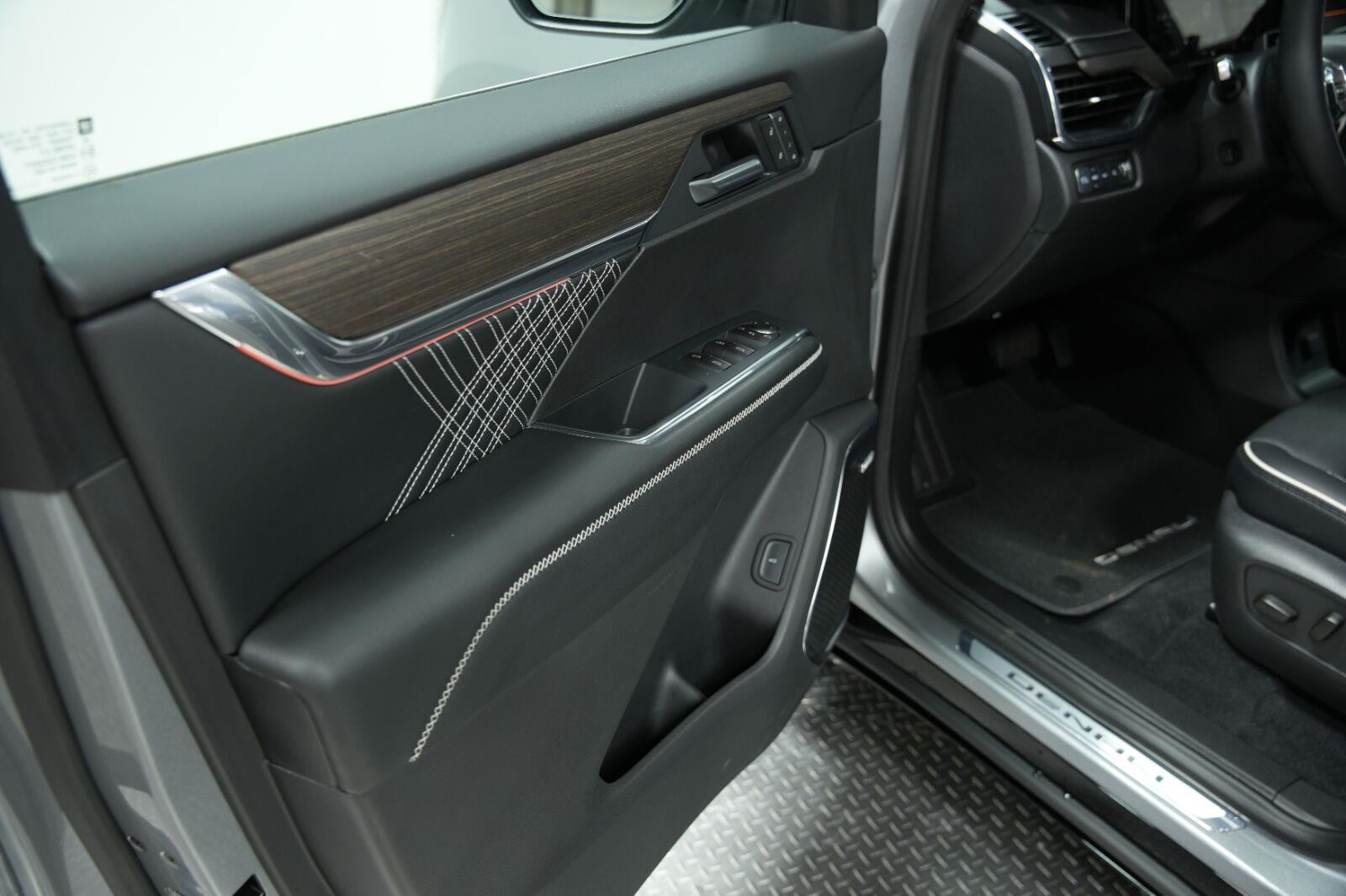 2026 GMC Acadia Denali - Photo 32
