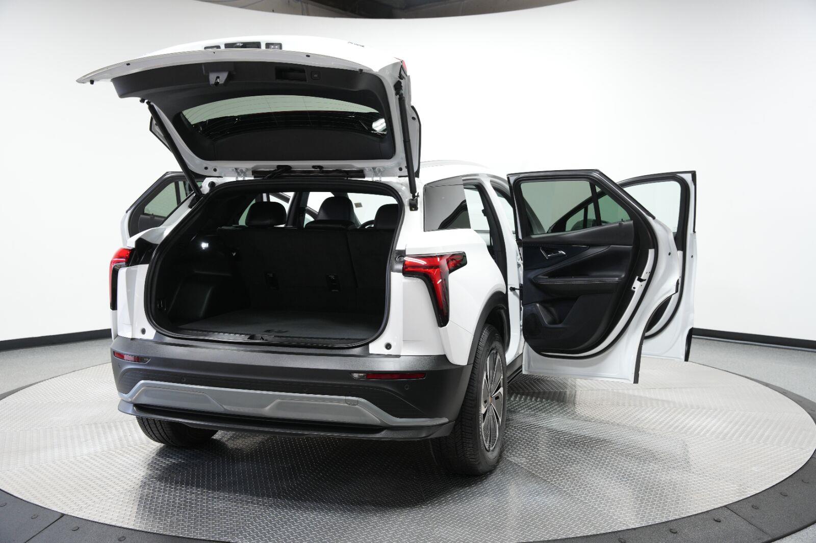 2024 Chevrolet Blazer EV LT - Photo 15