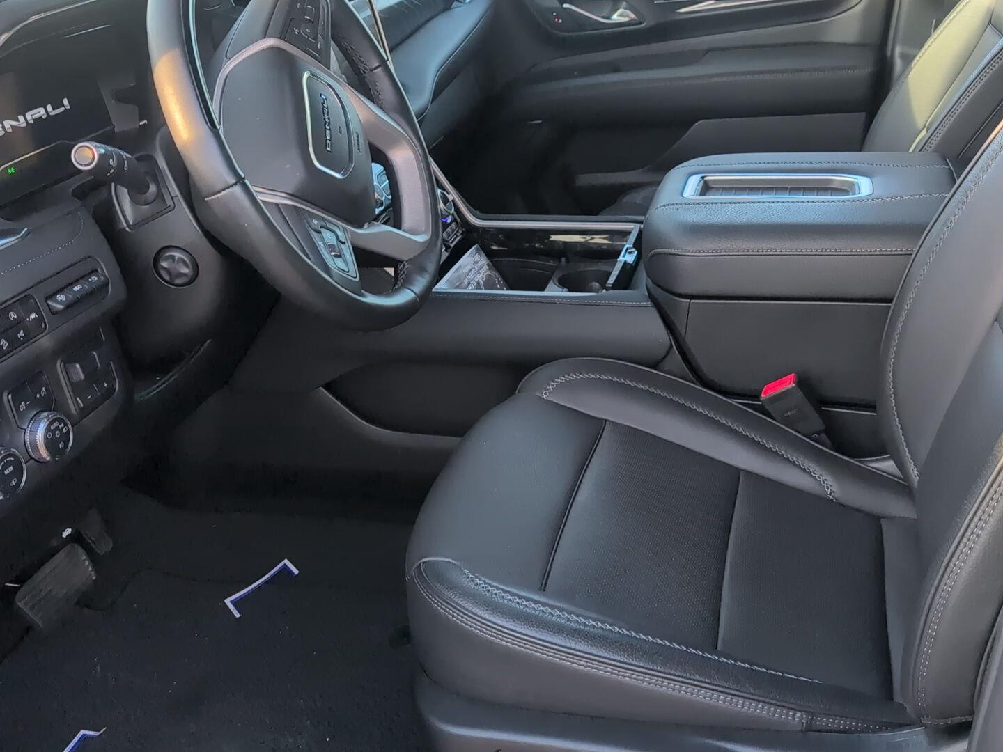 2024 Gmc Yukon Denali photo 2