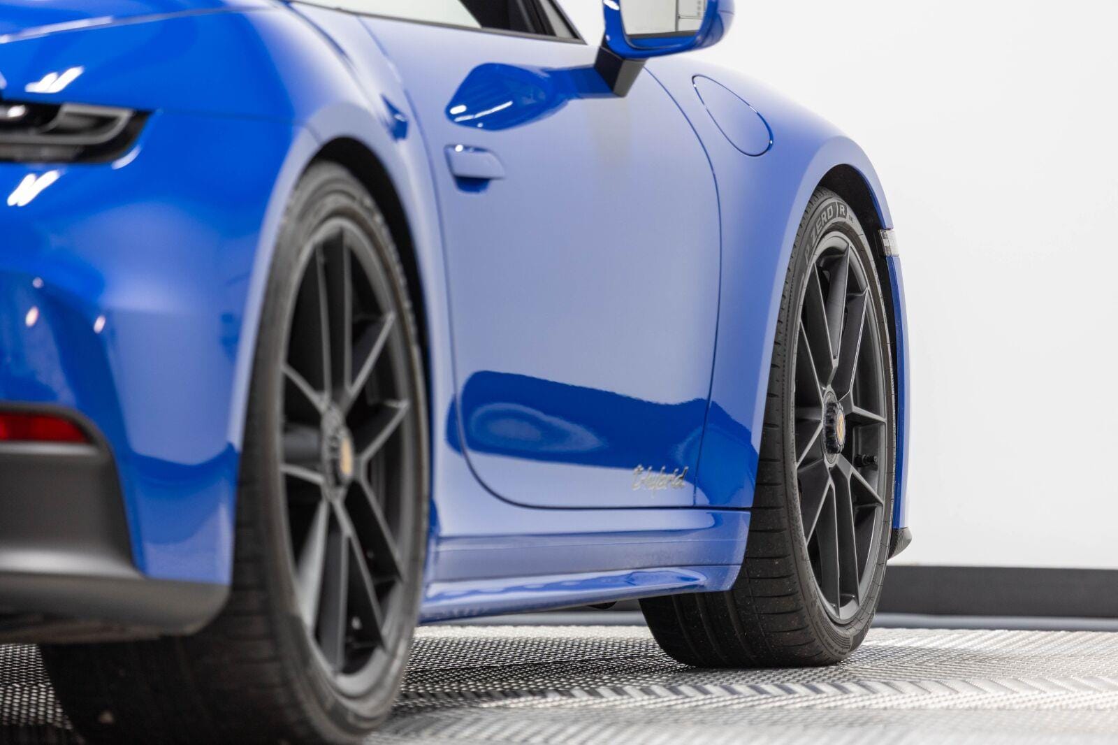 2026 Porsche 911 GTS - Photo 31