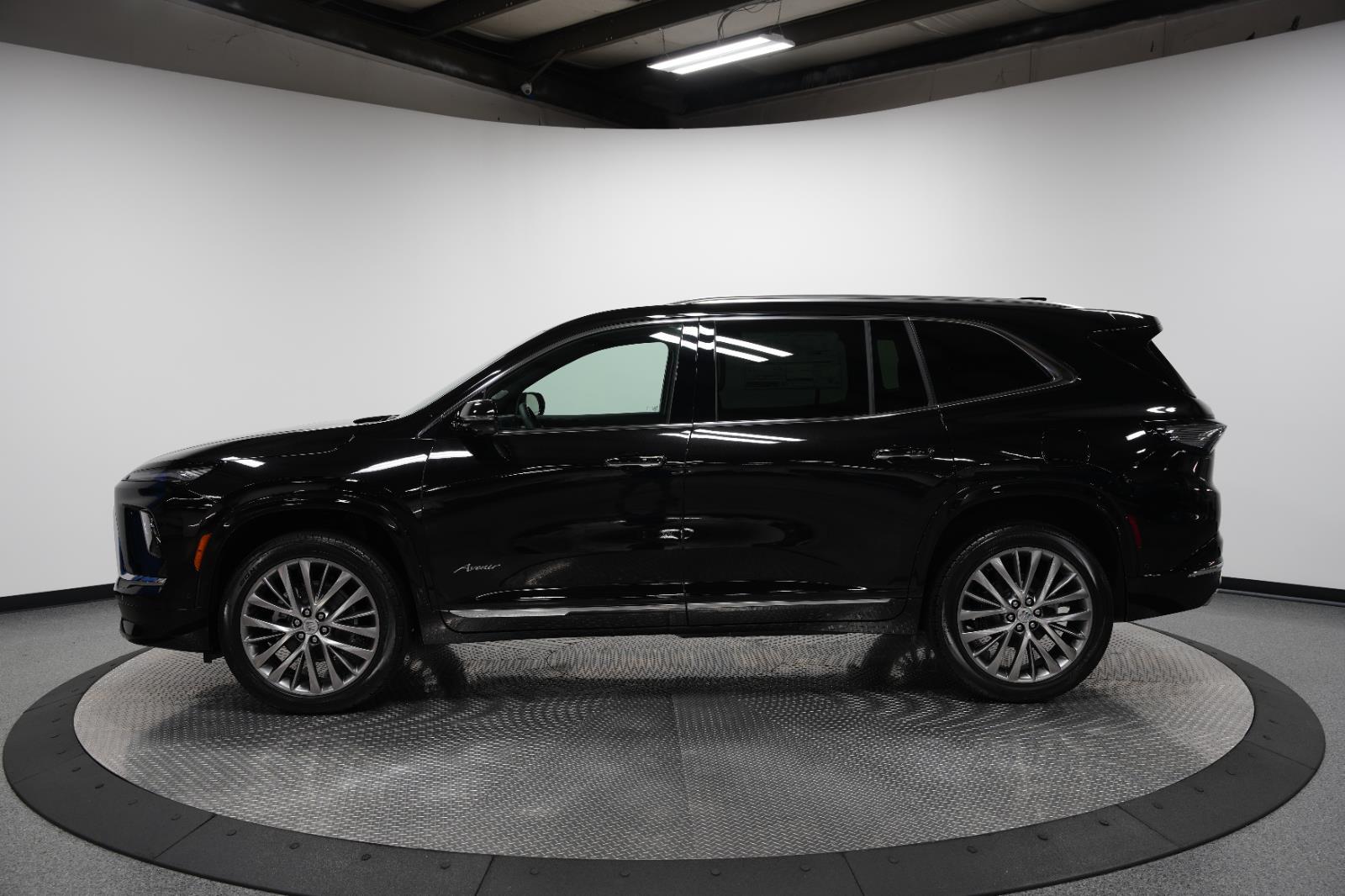 2026 Buick Enclave Avenir photo 2