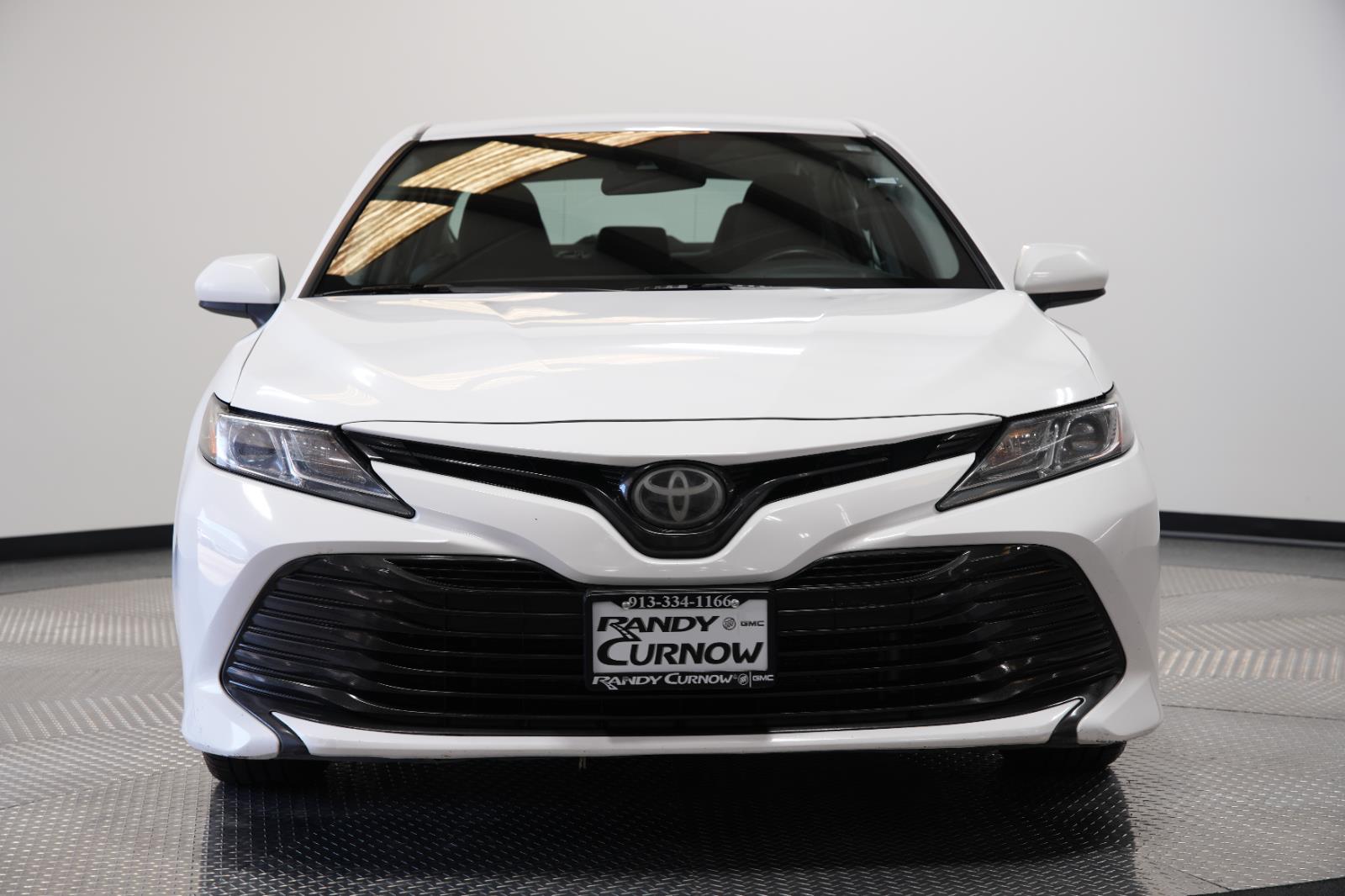 Used 2018 Toyota Camry LE with VIN 4T1B11HK8JU060860 for sale in Kansas City