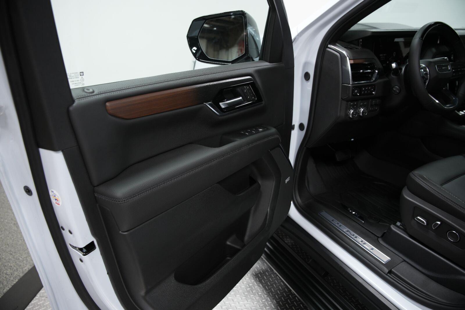 2026 GMC Yukon XL Denali - Photo 43