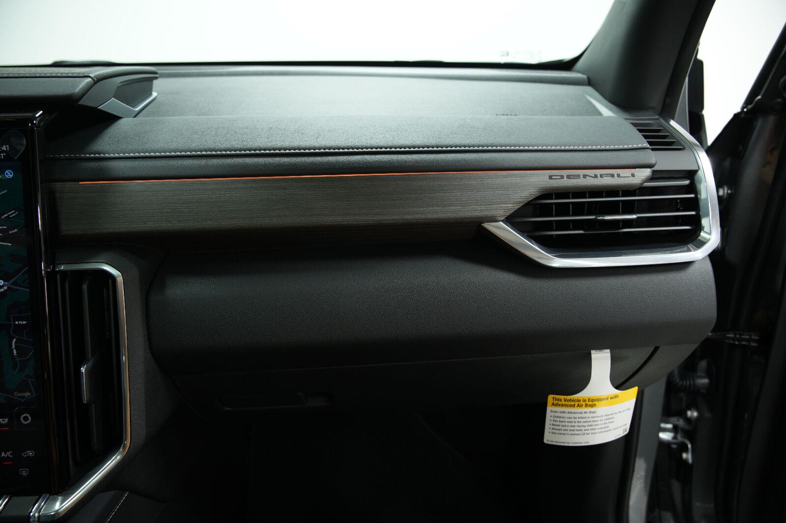 2026 GMC Acadia Denali - Photo 24