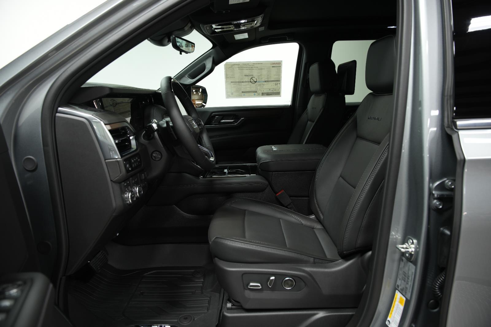 2026 GMC Yukon Denali - Photo 35