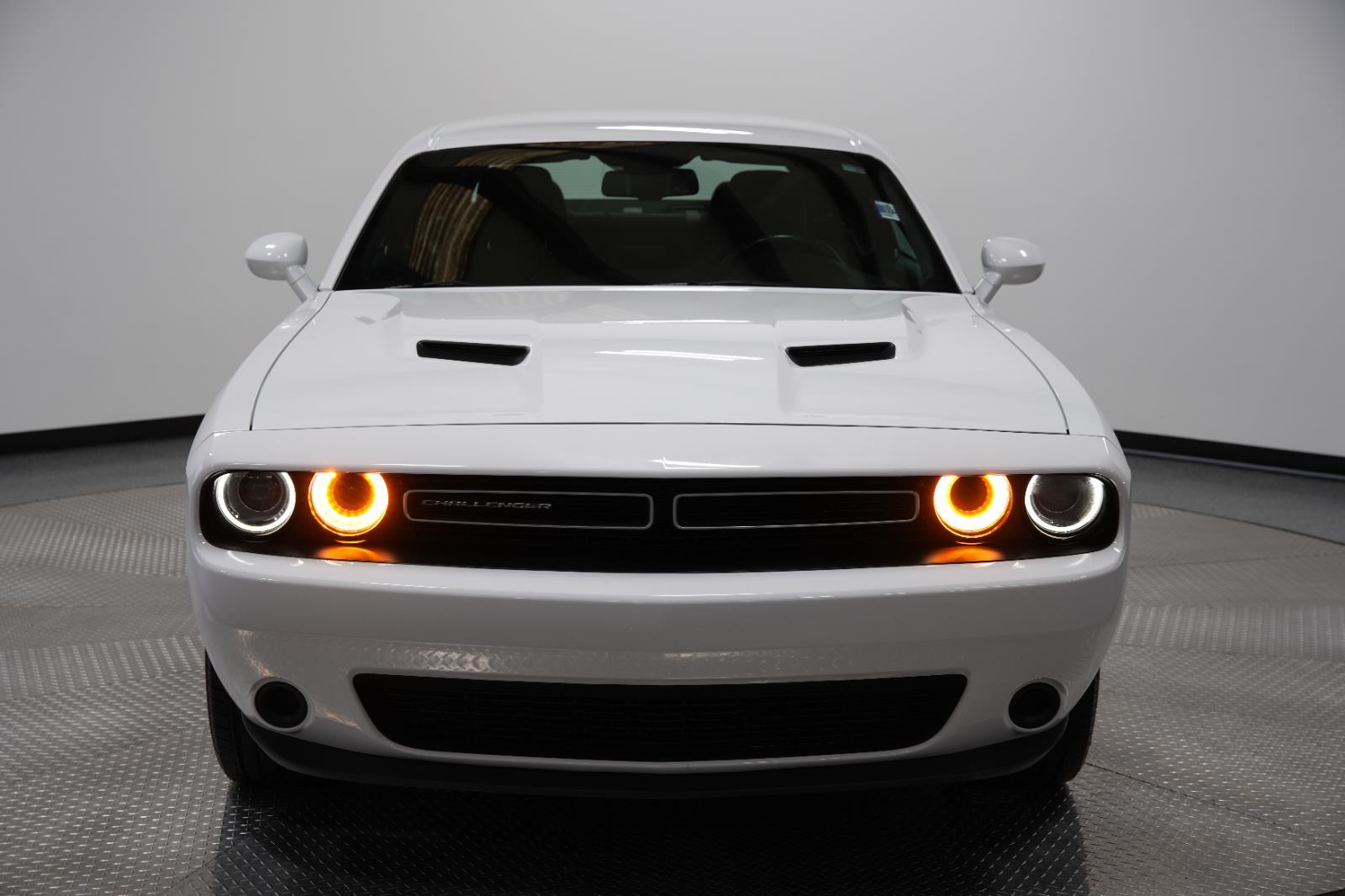 Used 2019 Dodge Challenger SXT with VIN 2C3CDZGG1KH684827 for sale in Kansas City