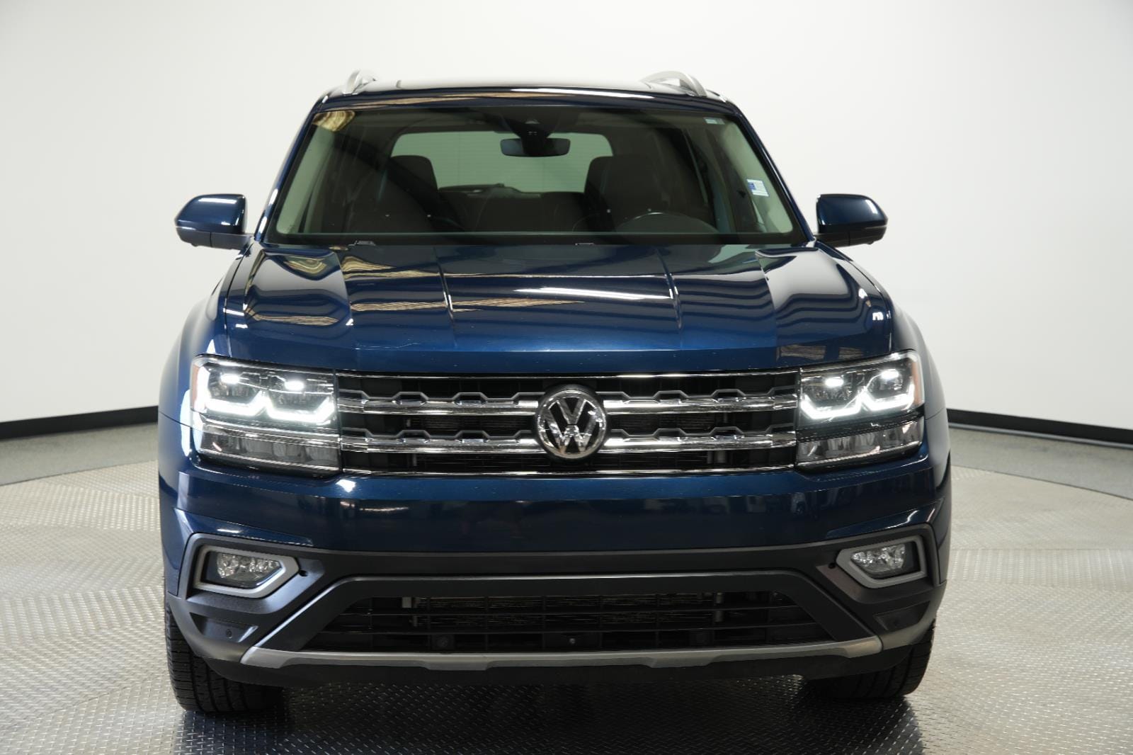 Used 2018 Volkswagen Atlas SEL Premium with VIN 1V2NR2CA2JC527192 for sale in Kansas City