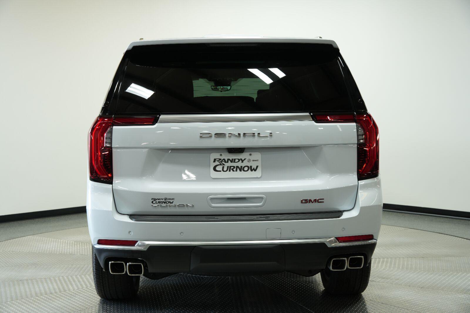 2026 GMC Yukon Denali - Photo 9