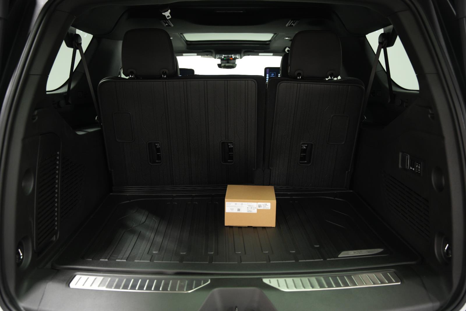2026 GMC Yukon XL AT4 - Photo 11