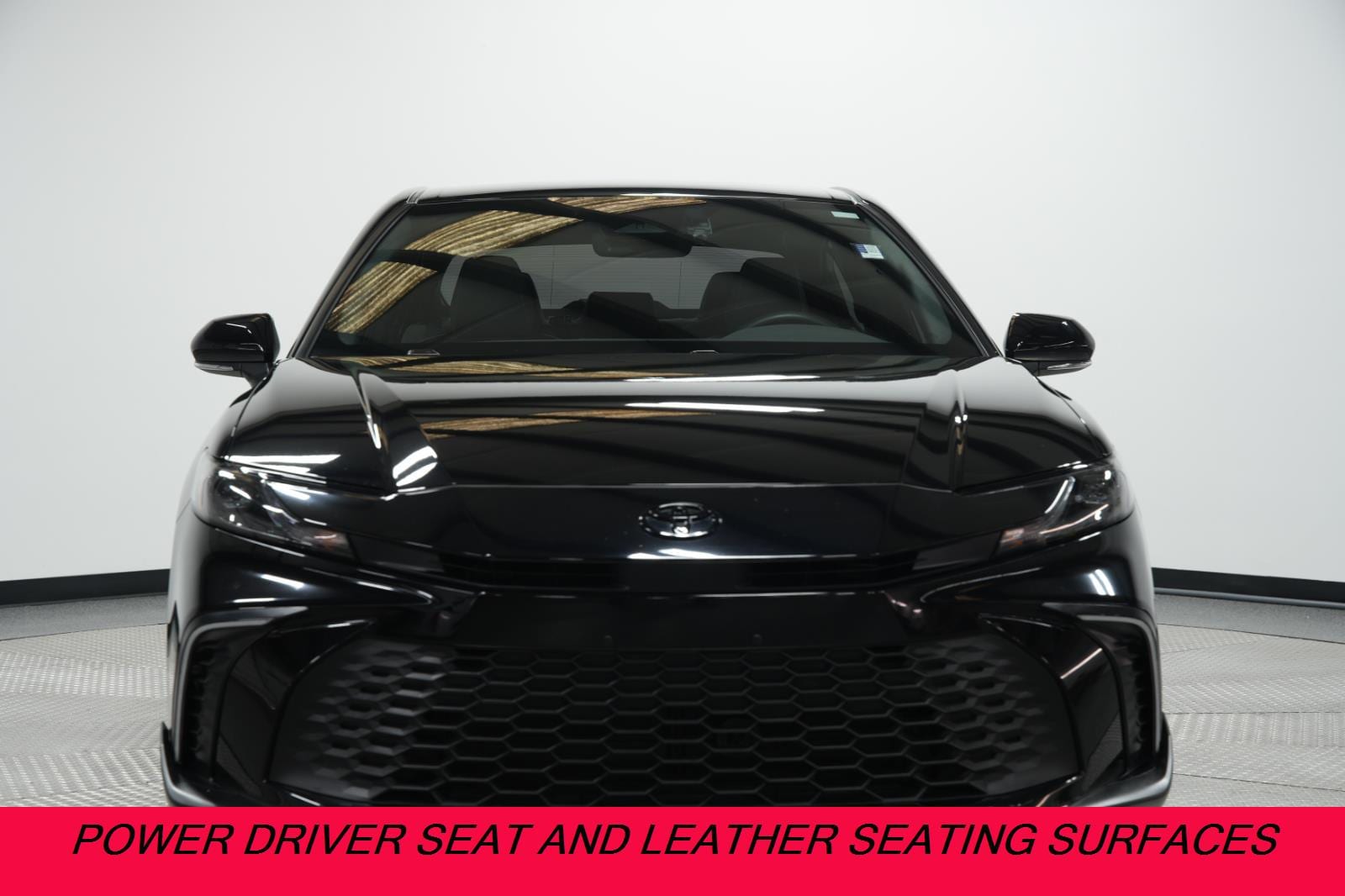 Used 2025 Toyota Camry SE with VIN 4T1DAACKXSU572279 for sale in Kansas City