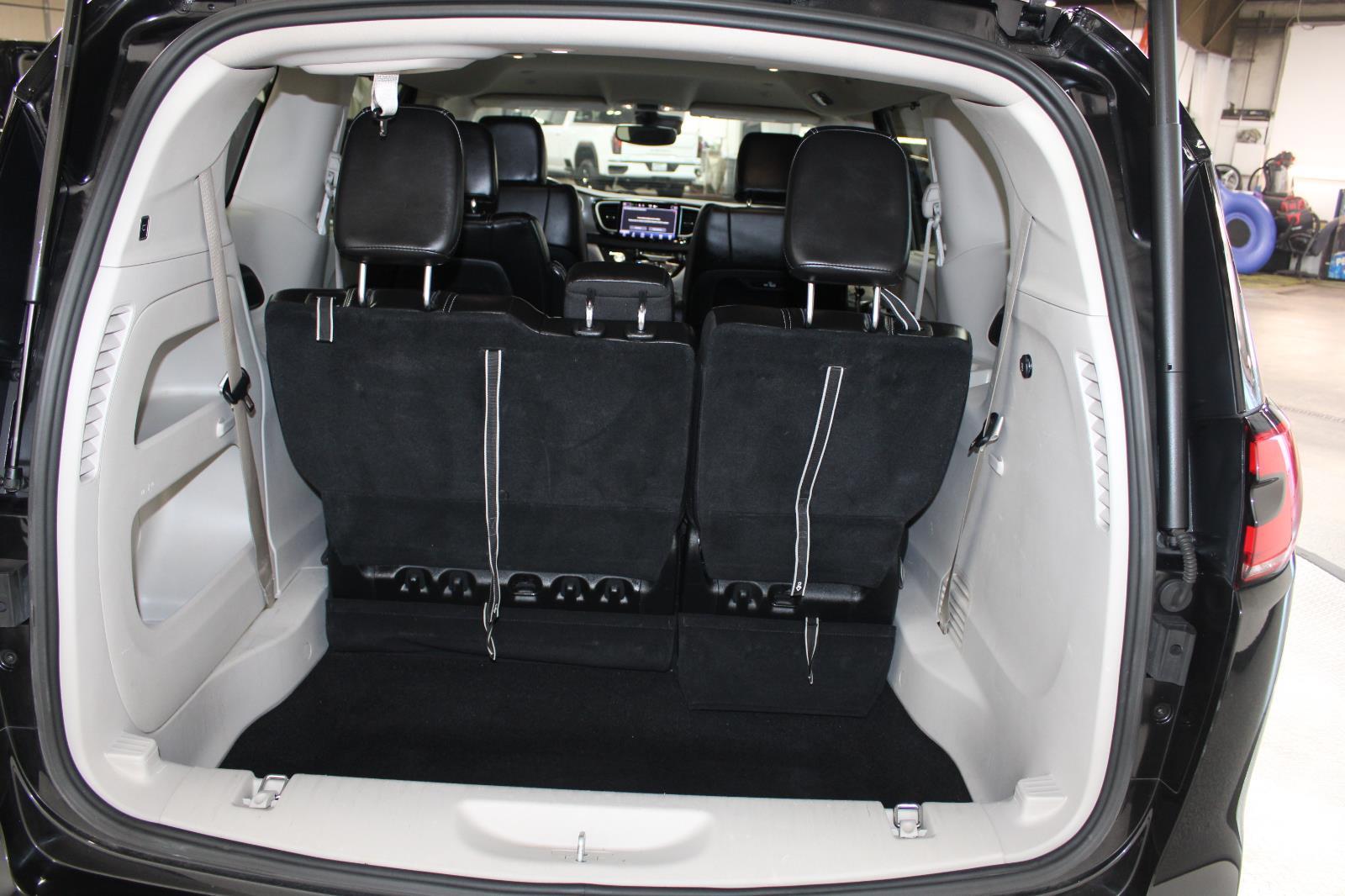 2023 Chrysler Pacifica Touring L - Photo 21