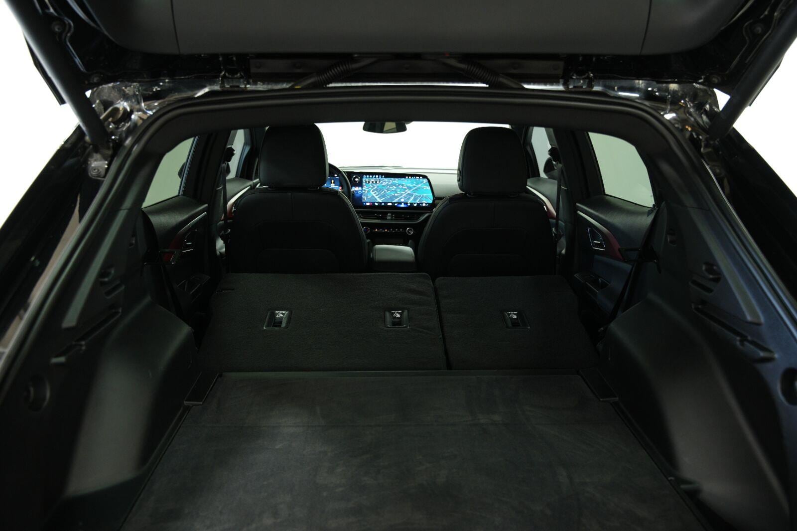 2024 Chevrolet Equinox EV Launch Edition - Photo 18