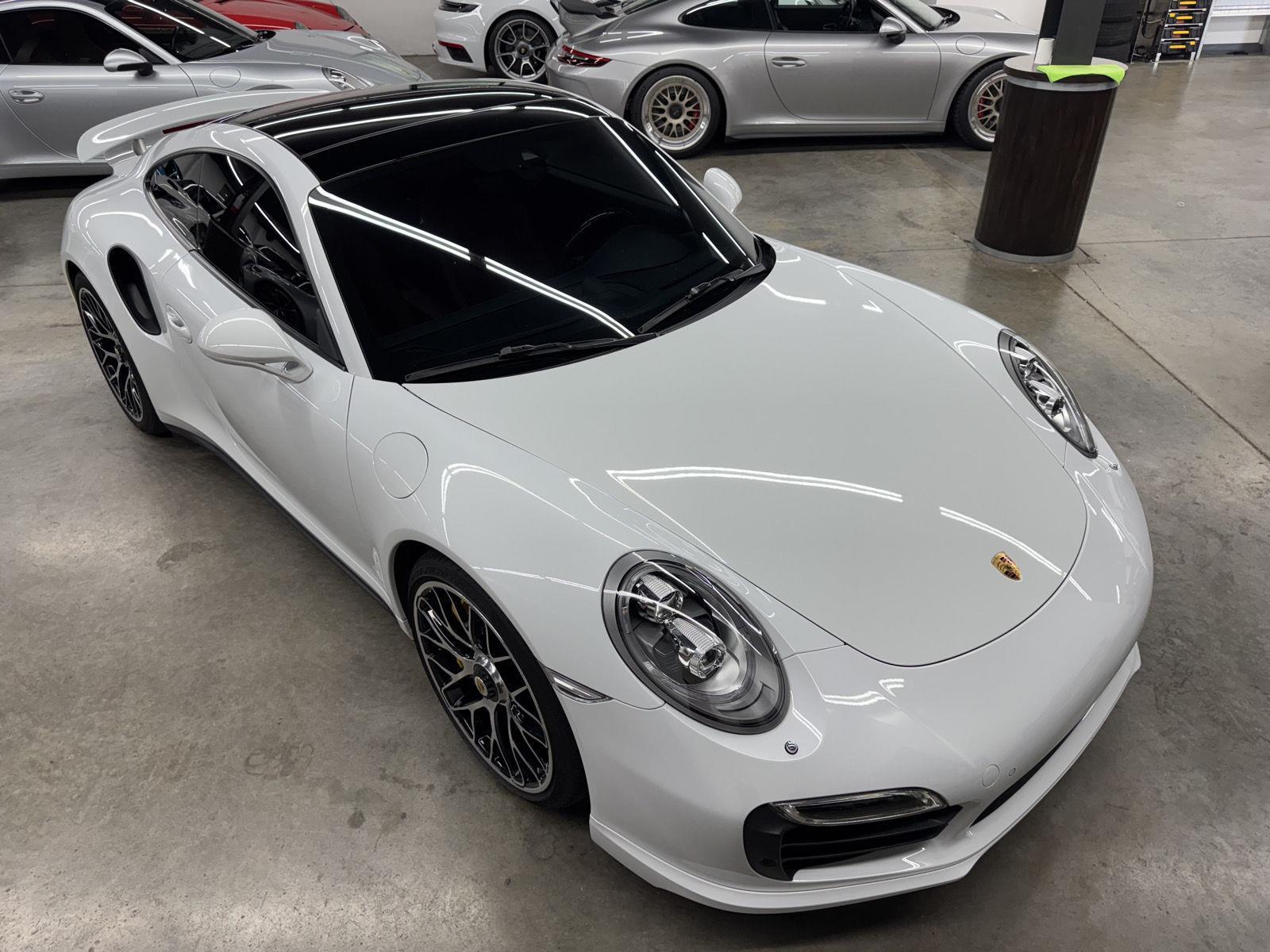 2015 Porsche 911 Turbo S photo 4