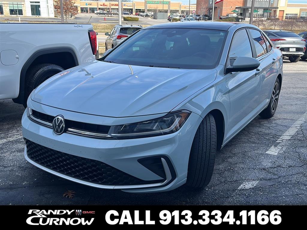 Used 2025 Volkswagen Jetta SE Sedan