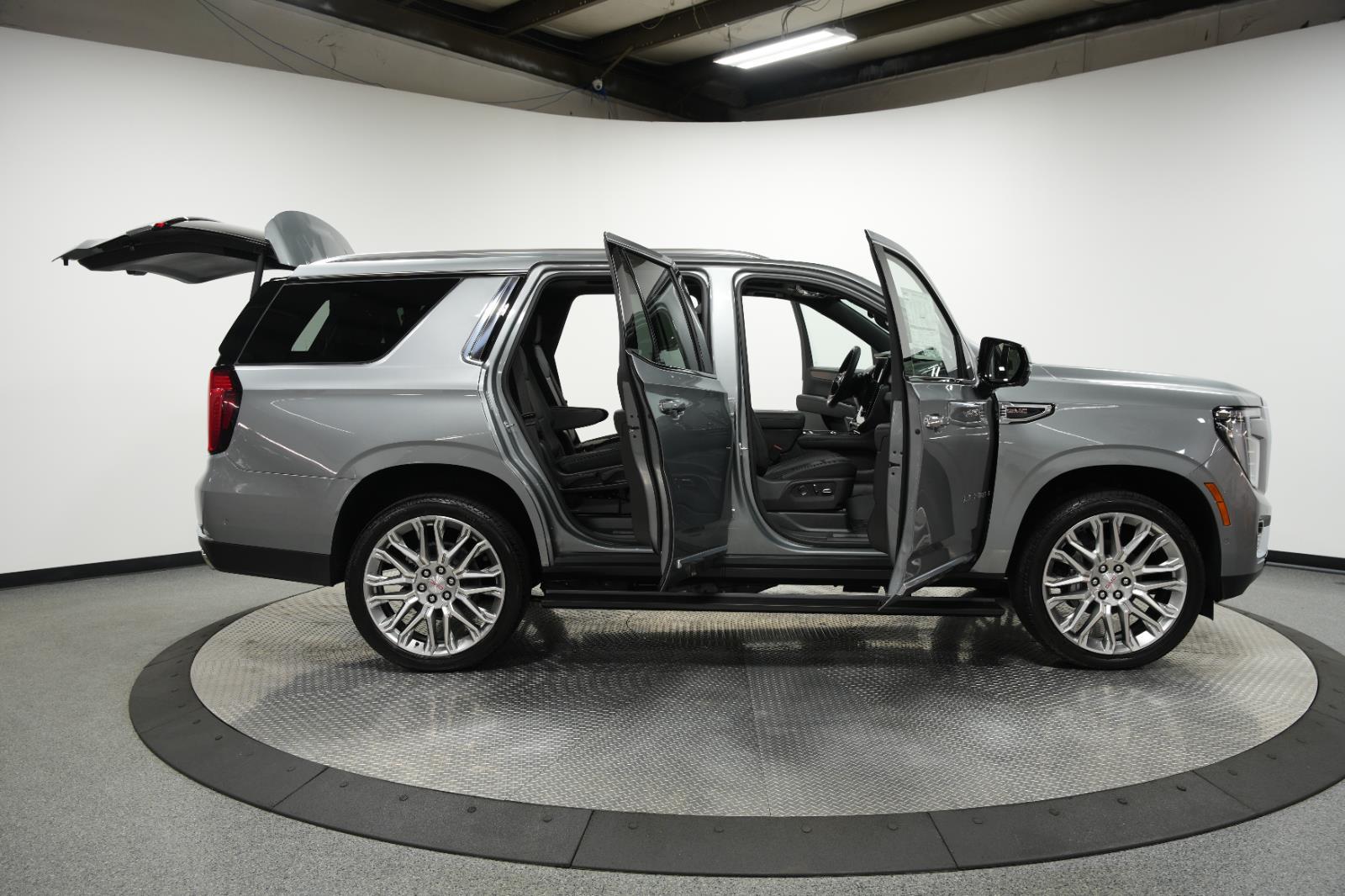 2026 GMC Yukon Denali - Photo 13