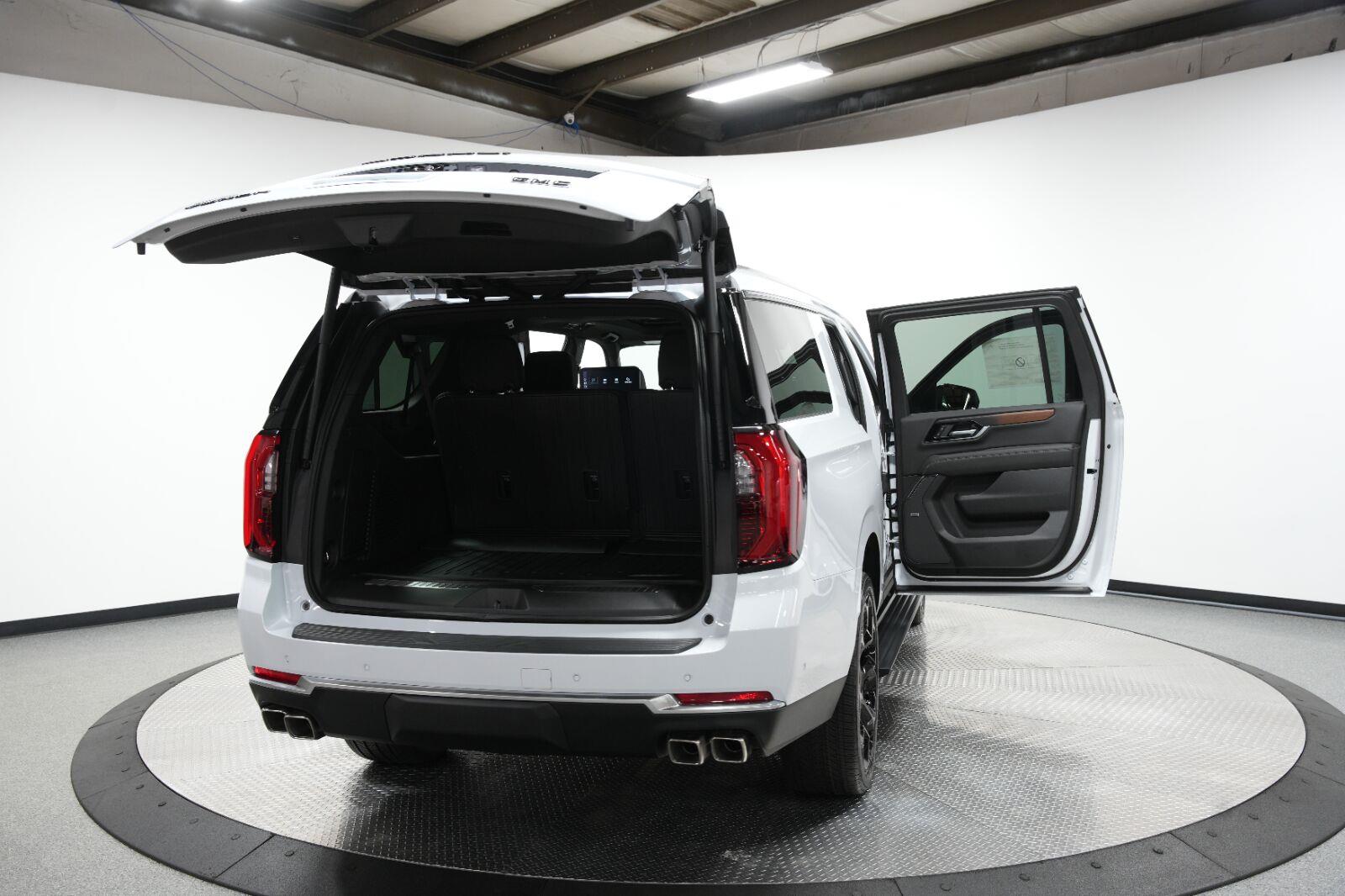 2026 GMC Yukon XL Denali - Photo 16