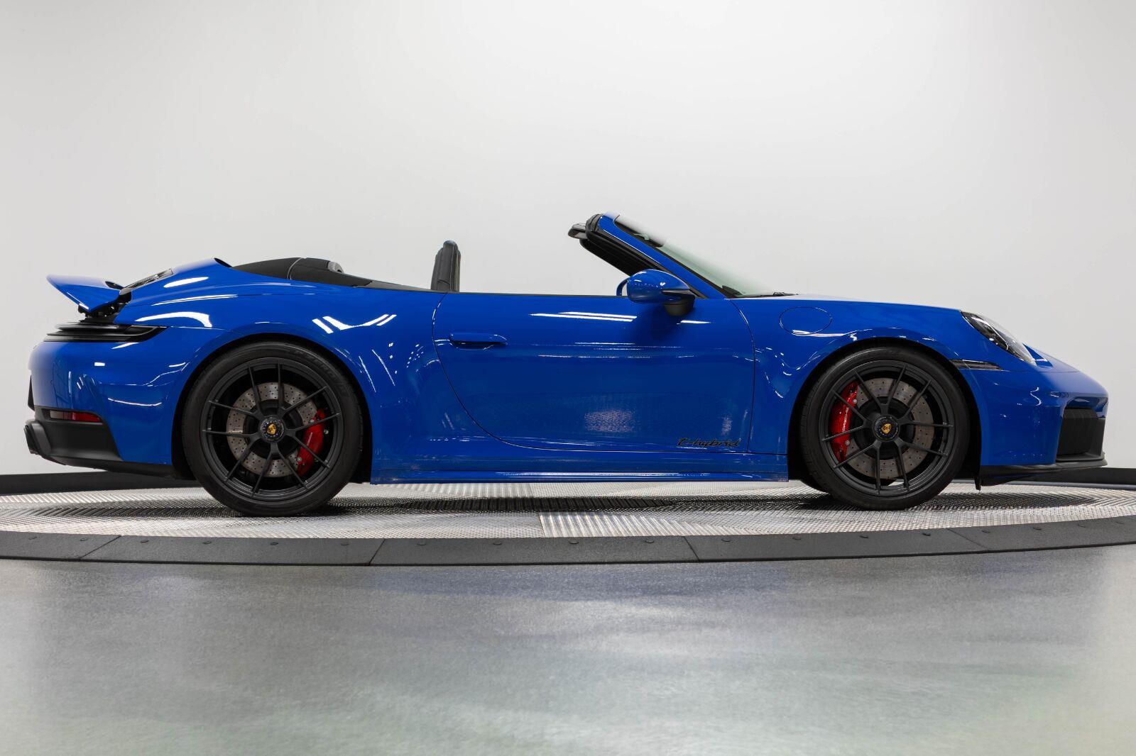 2026 Porsche 911 GTS - Photo 32