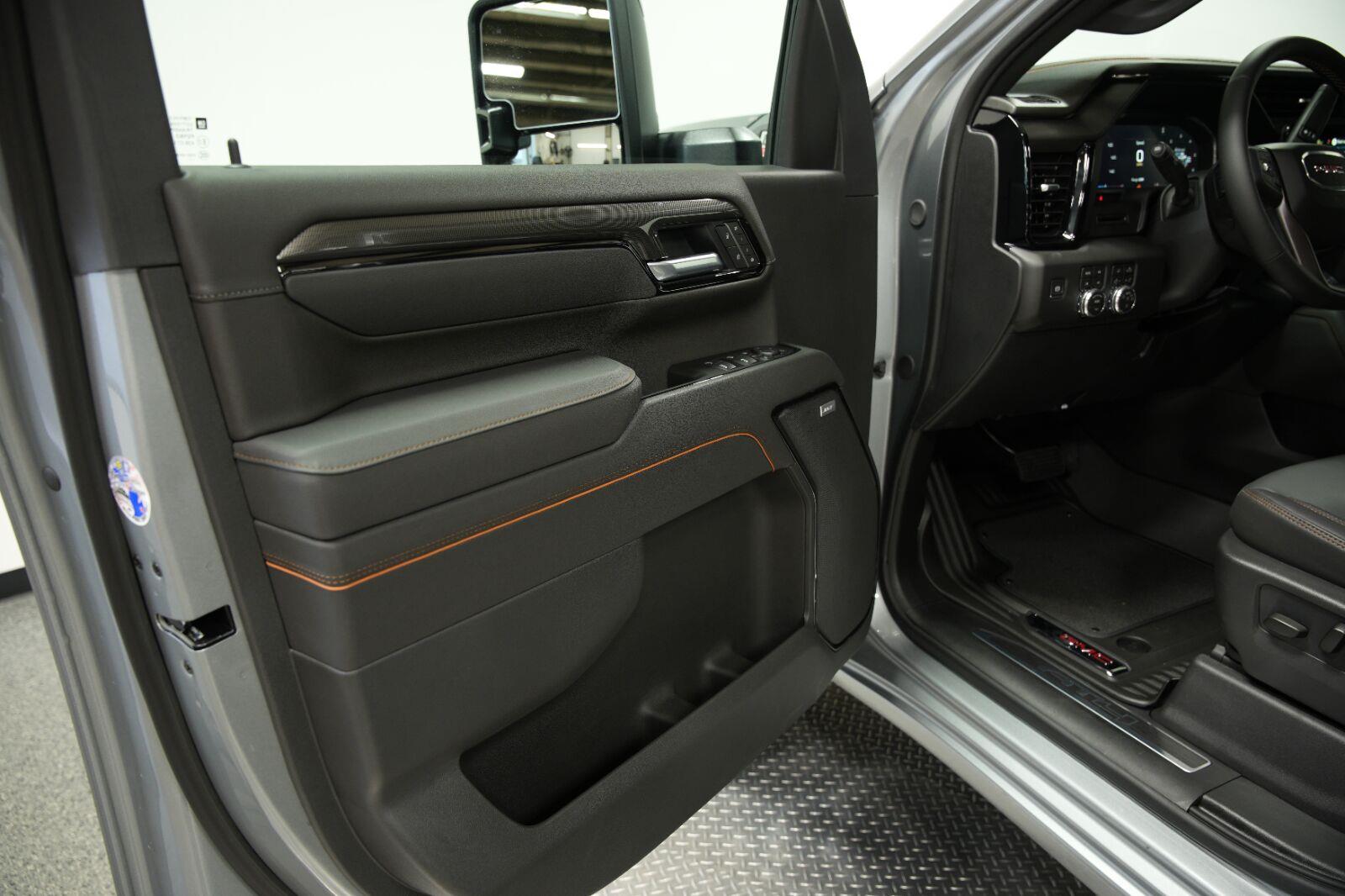 2026 GMC Sierra 2500HD AT4 - Photo 31