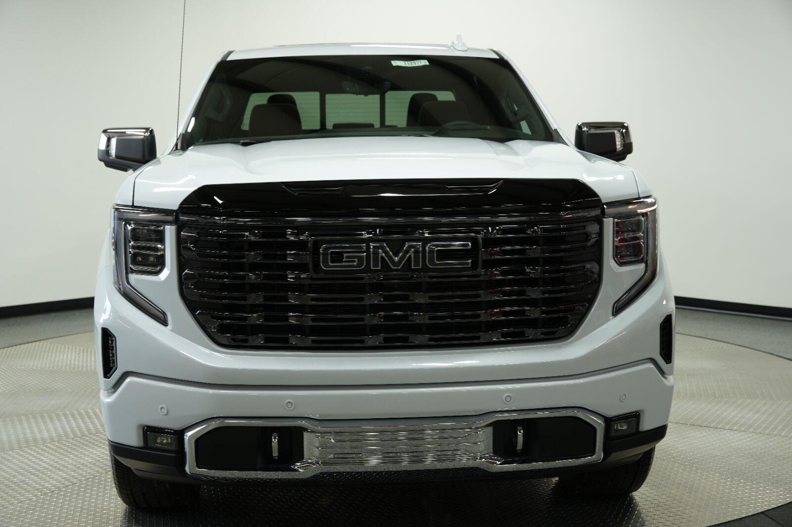 2026 GMC Sierra 1500 Denali Ultimate - Photo 4