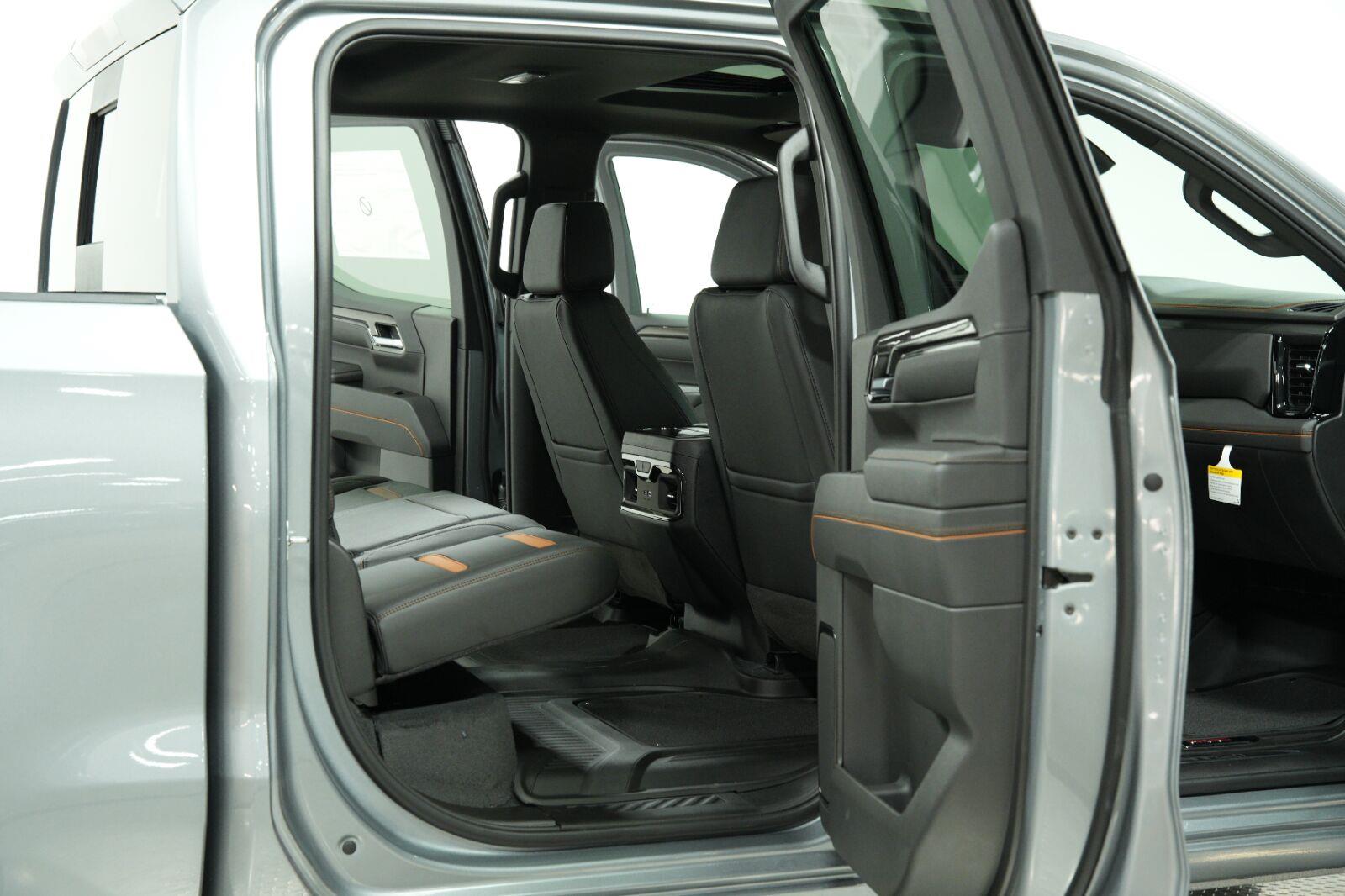 2026 GMC Sierra 1500 AT4 - Photo 13