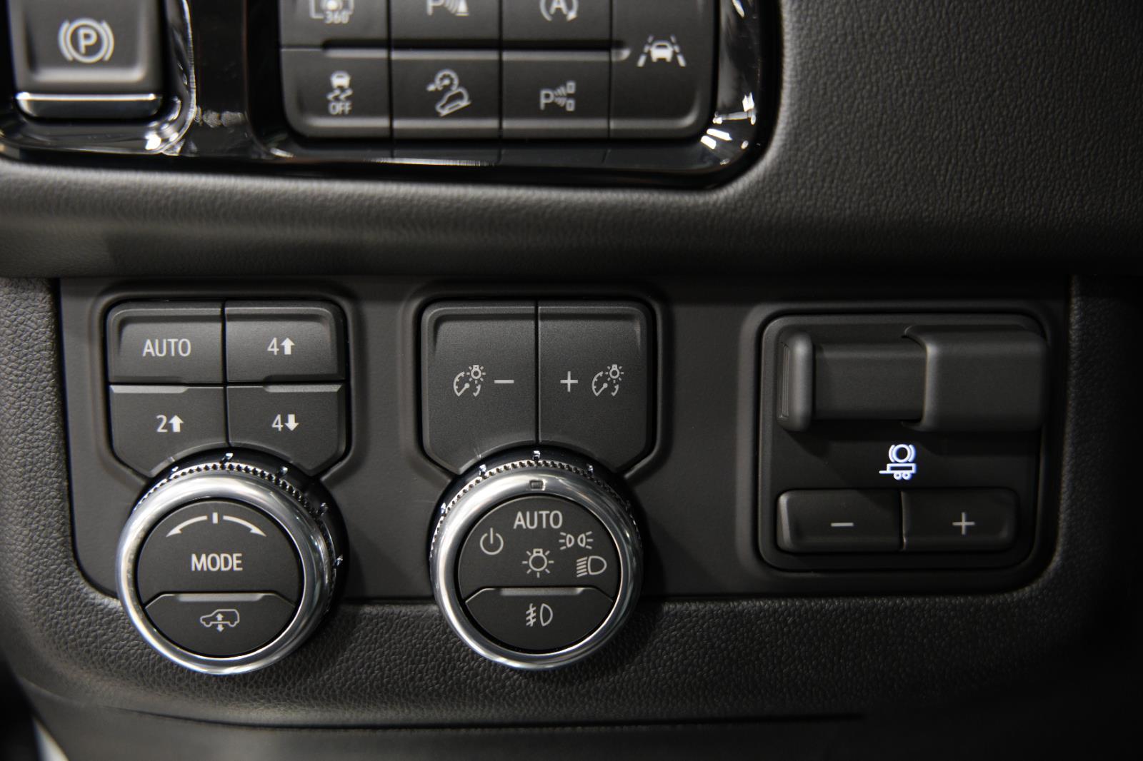 2026 GMC Yukon XL AT4 - Photo 30