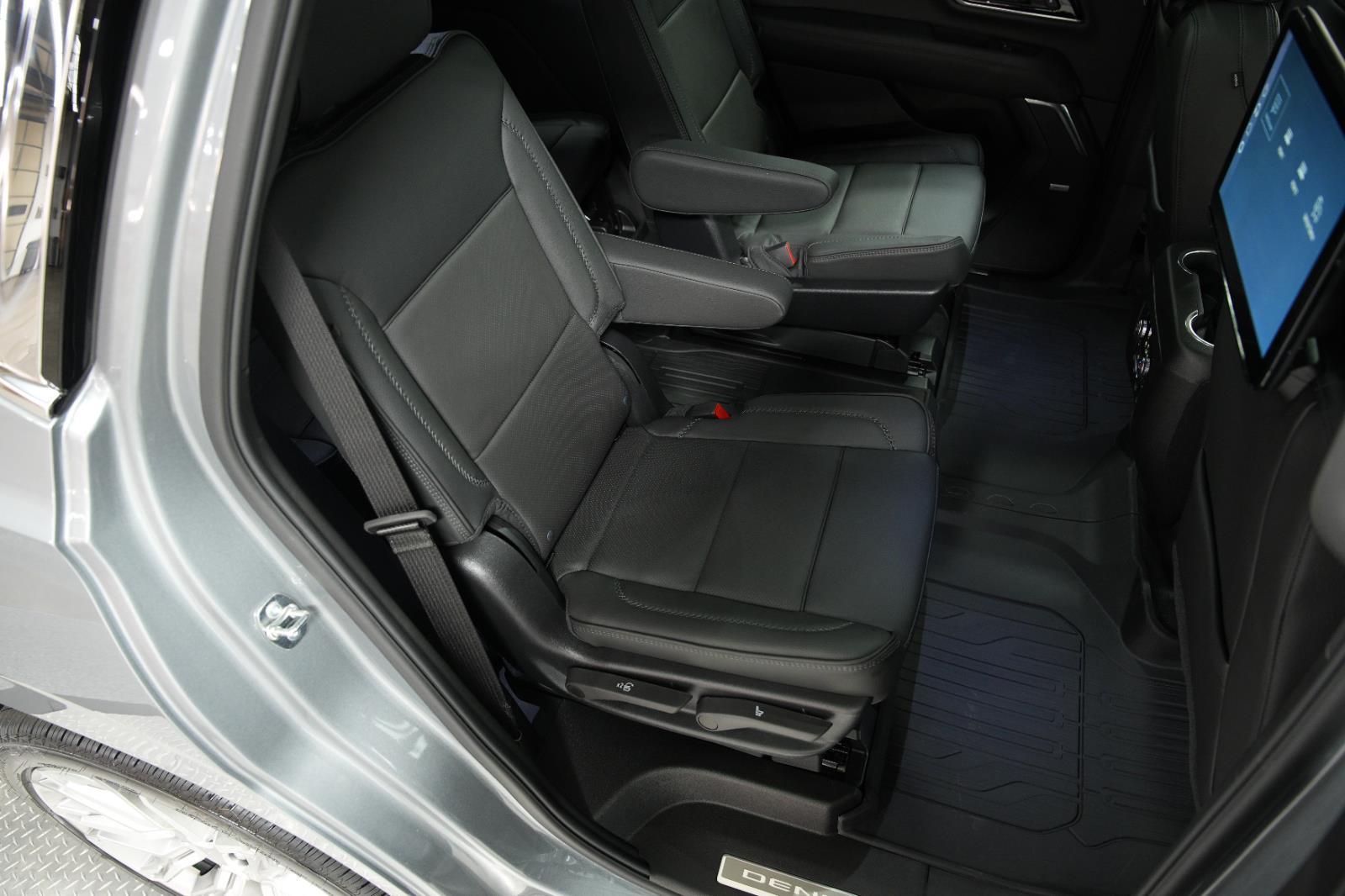 2026 GMC Yukon Denali - Photo 19