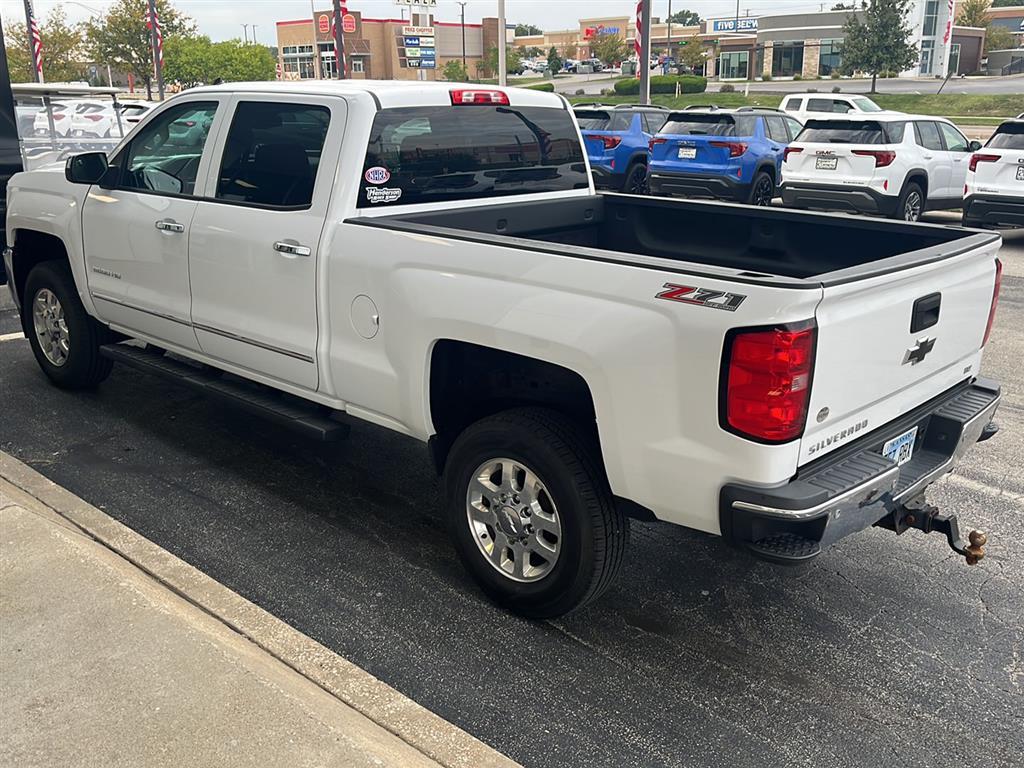 2015 Chevrolet Silverado 2500HD LTZ photo 2