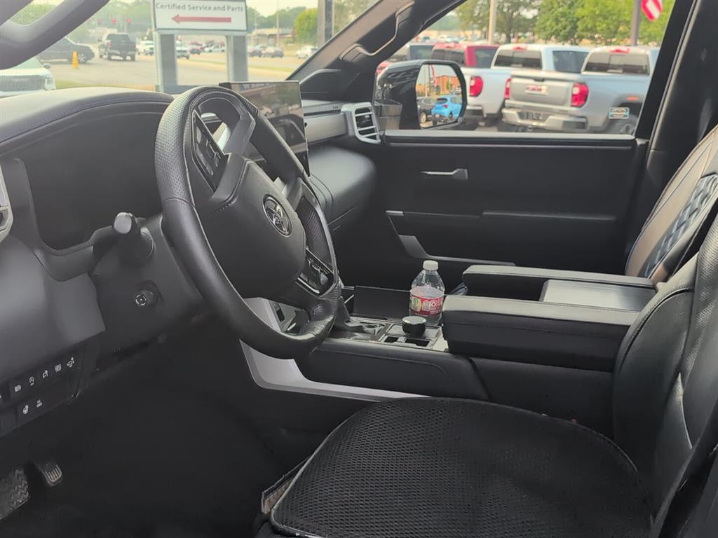 2023 Toyota Tundra Platinum photo 2