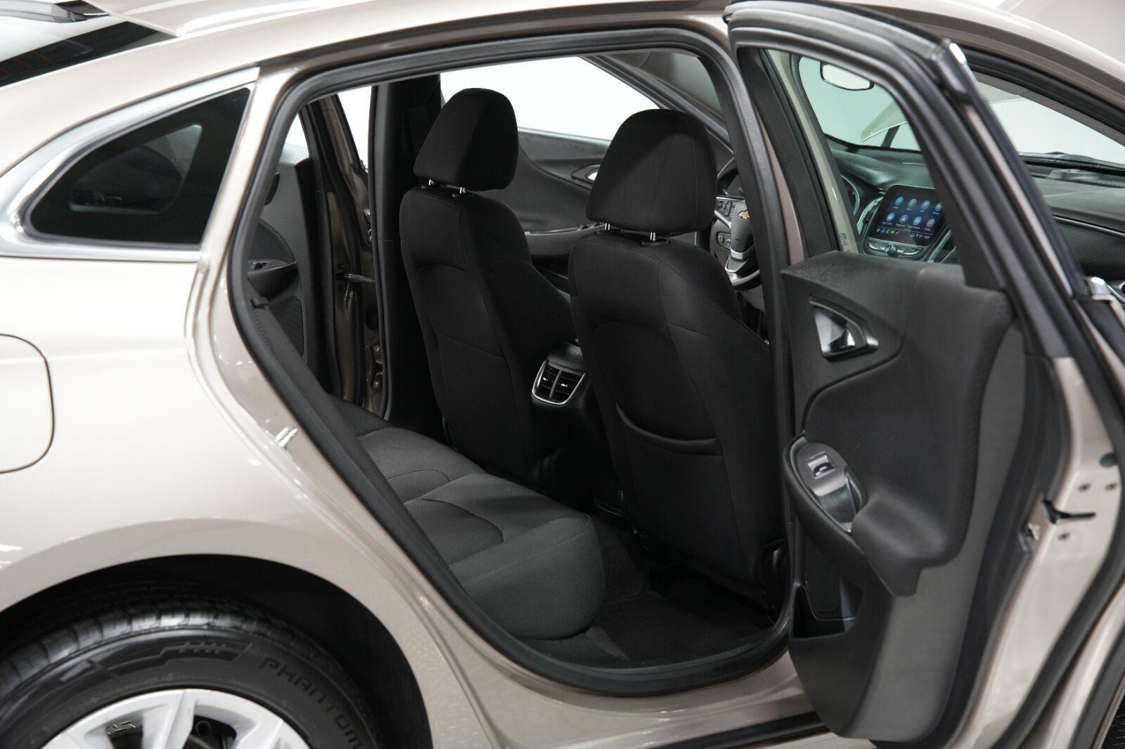 2025 Chevrolet Malibu 1LT - Photo 12
