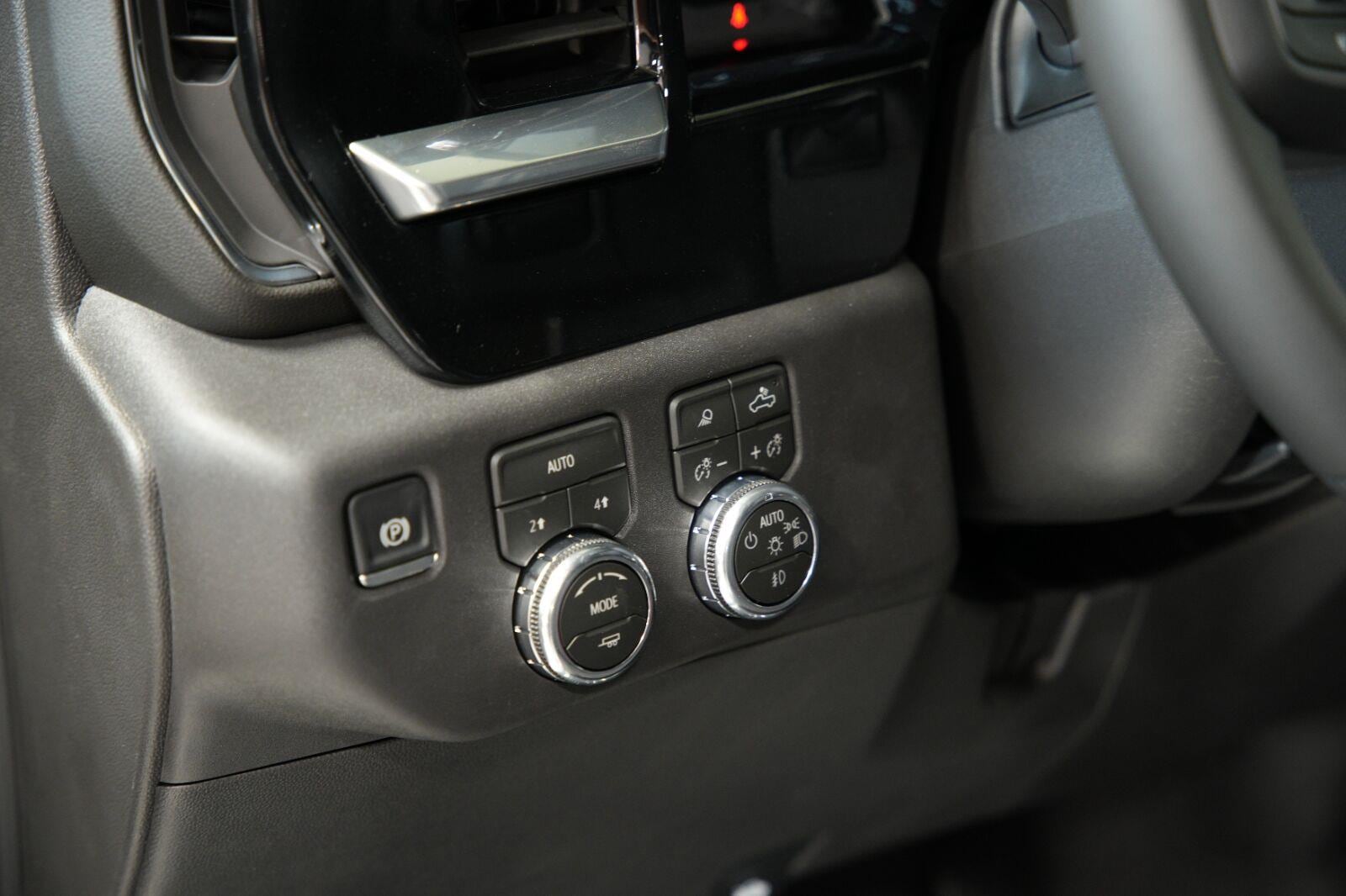 2026 GMC Sierra 1500 SLT - Photo 38