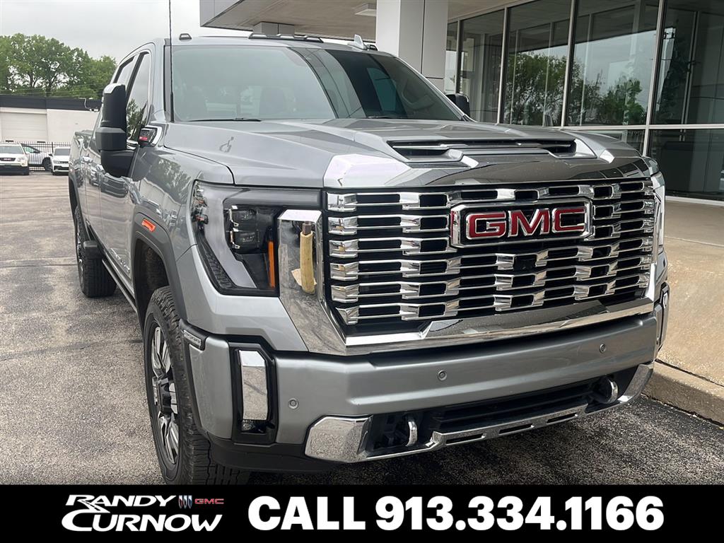 2025 GMC Sierra 4WD Crew Cab Standard Box Denali's photo