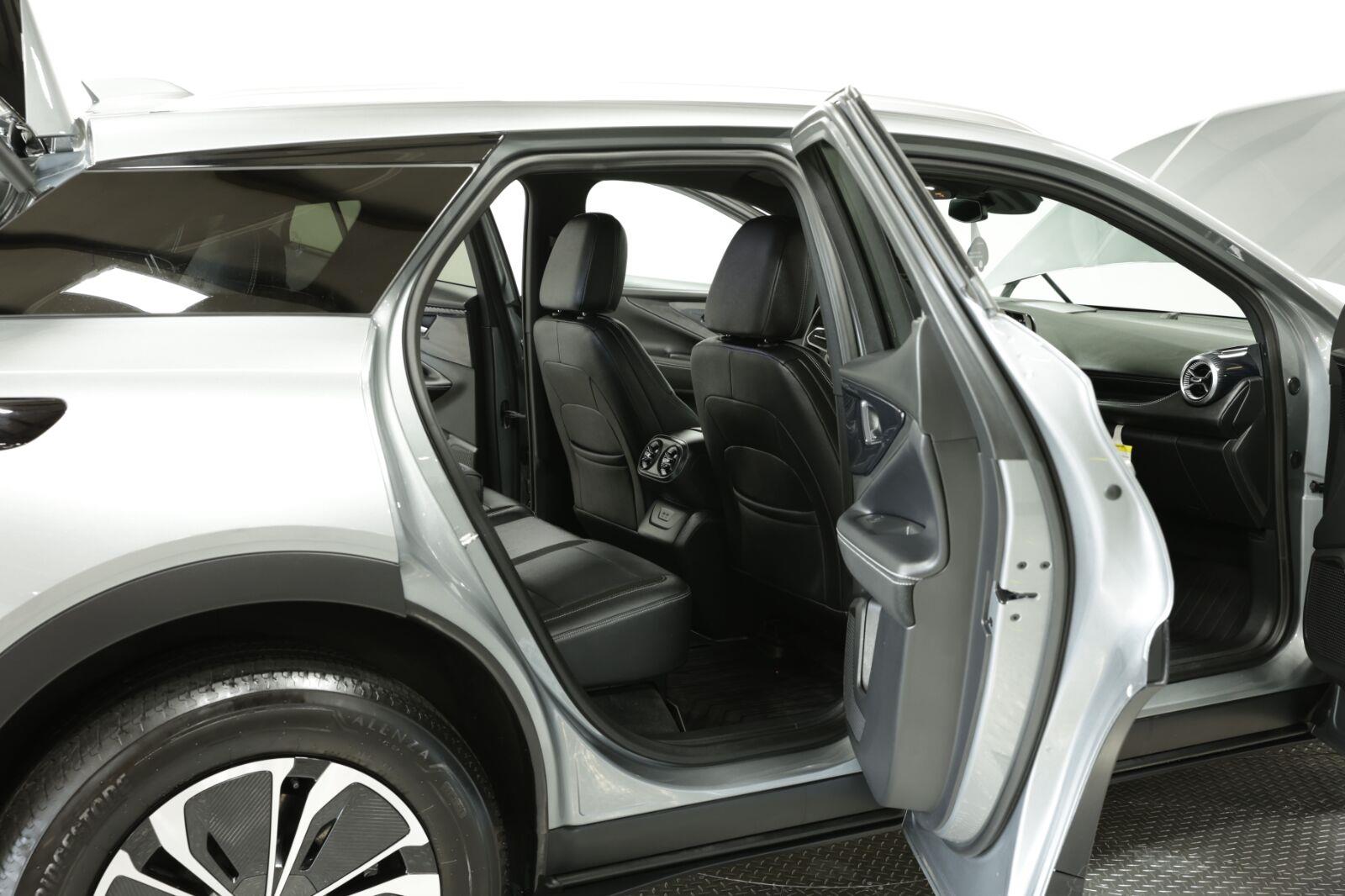 2024 Chevrolet Blazer EV LT - Photo 13