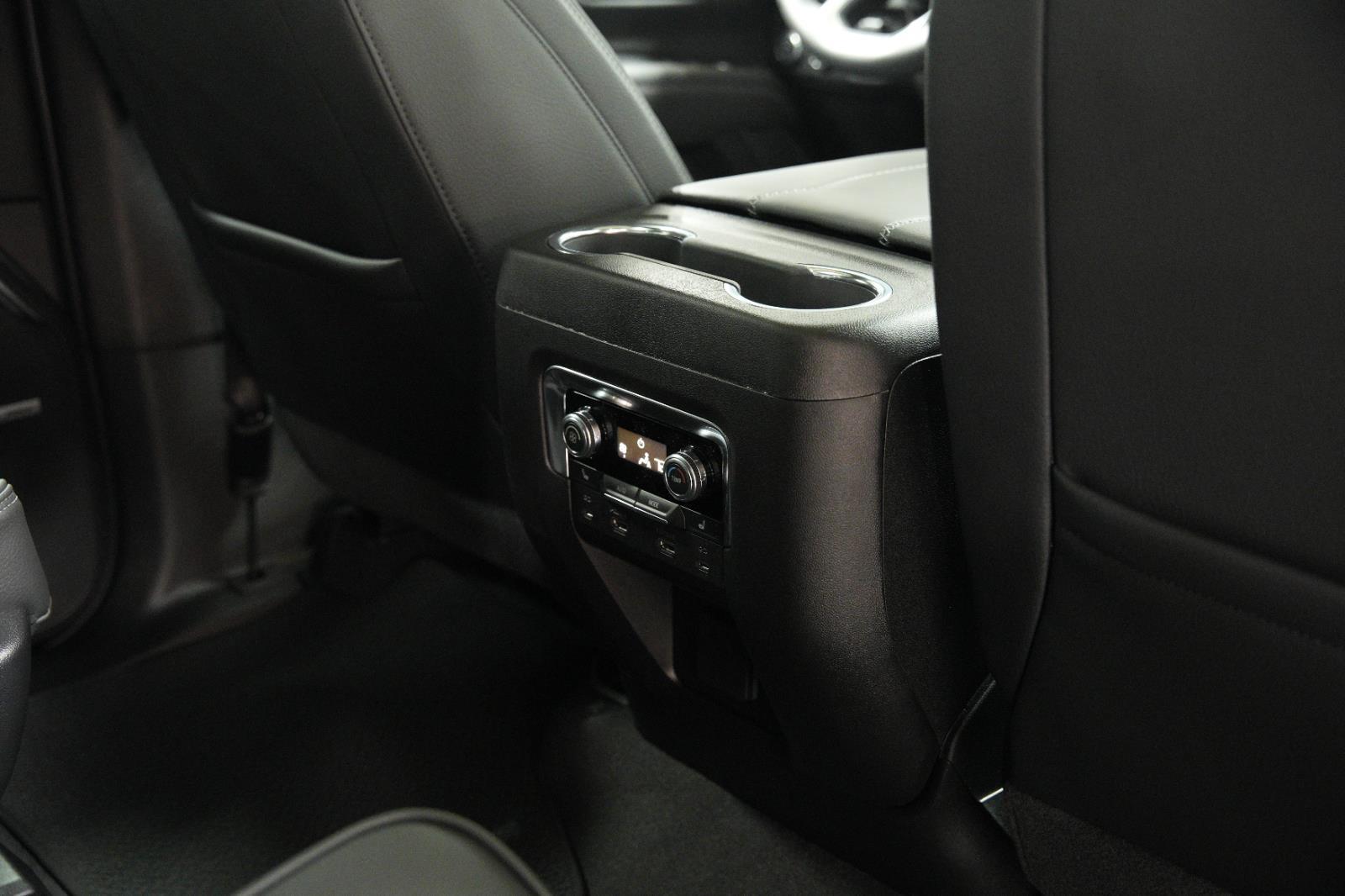 2026 GMC Yukon Denali - Photo 20